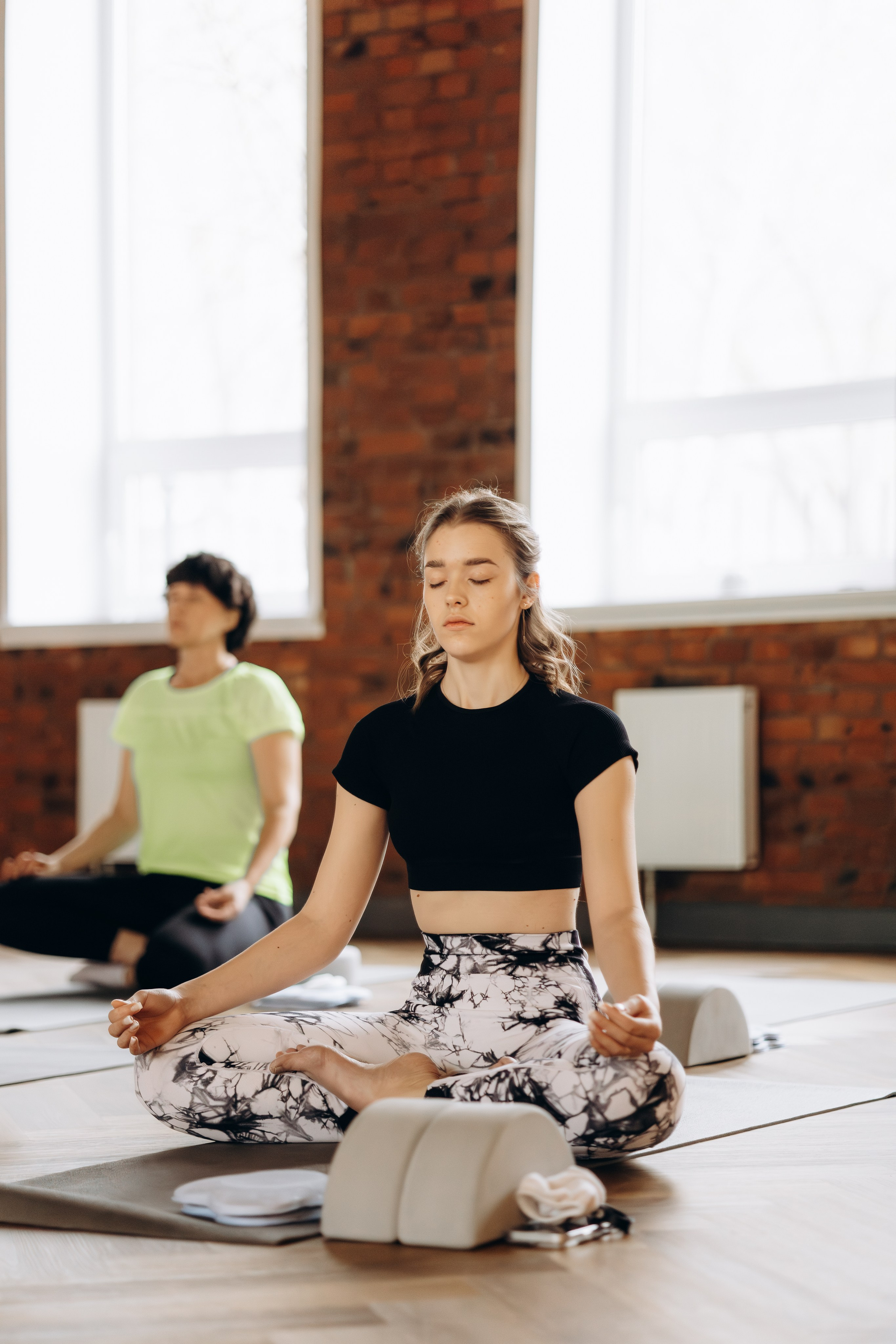 Moon yoga. Свадебный и репортажный фотограф в Омске. Червоткин Никита