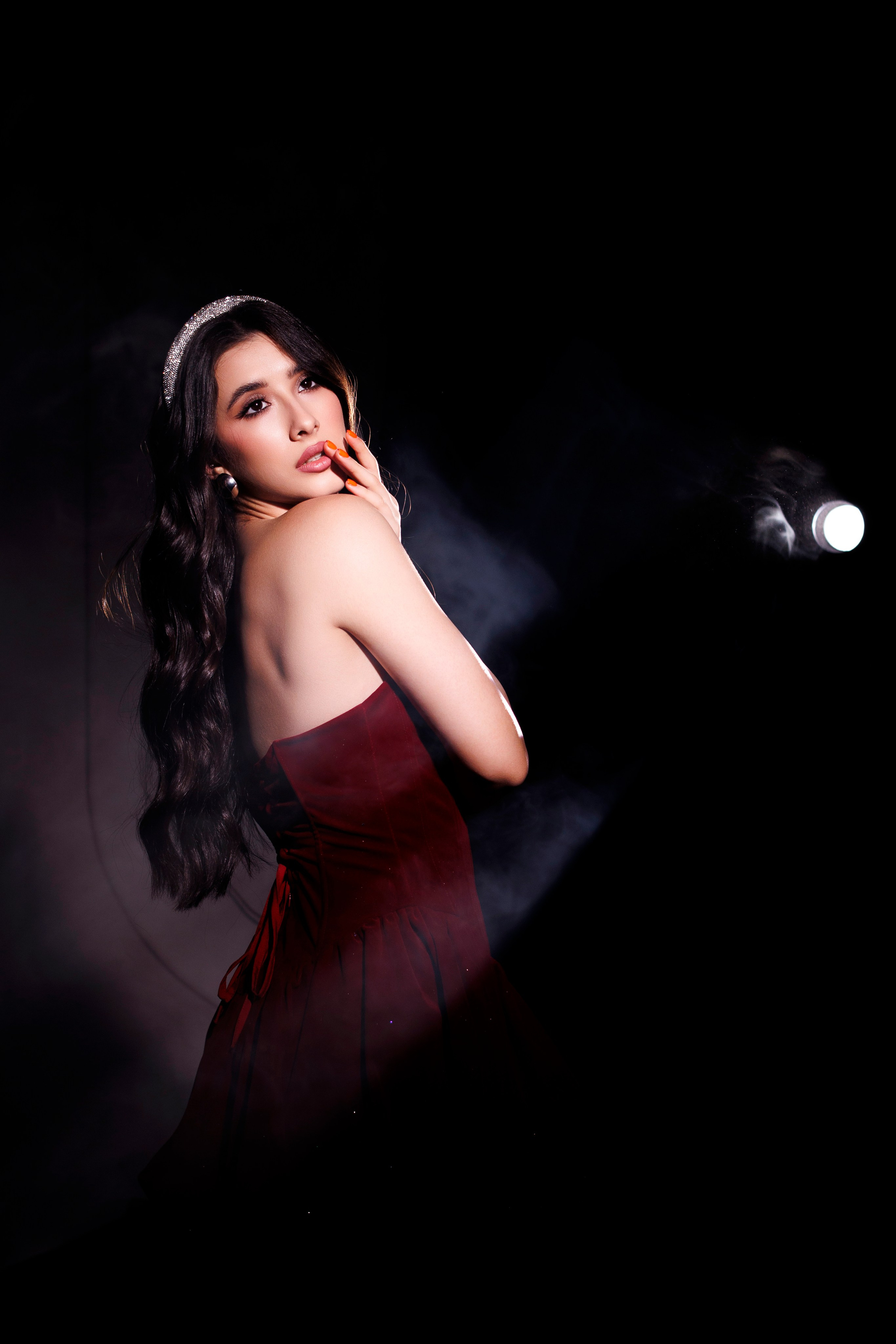 Фотосессия в студии. Я — фотограф, который помогает запечатлеть самые важные моменты вашей жизни!