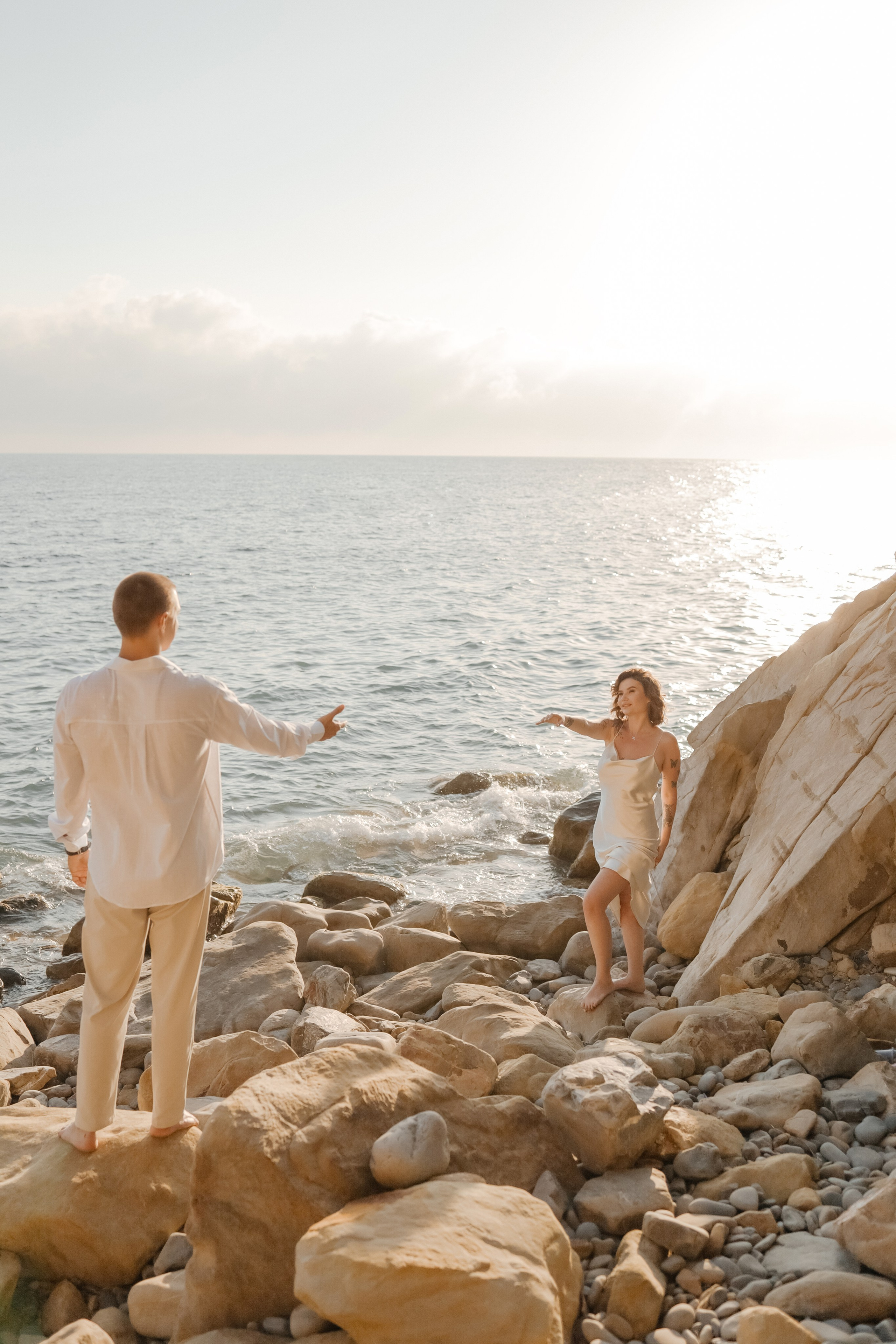История любви на живописных скалах. Семейный и портретный фотограф в Геленджике Любовь Бодрова