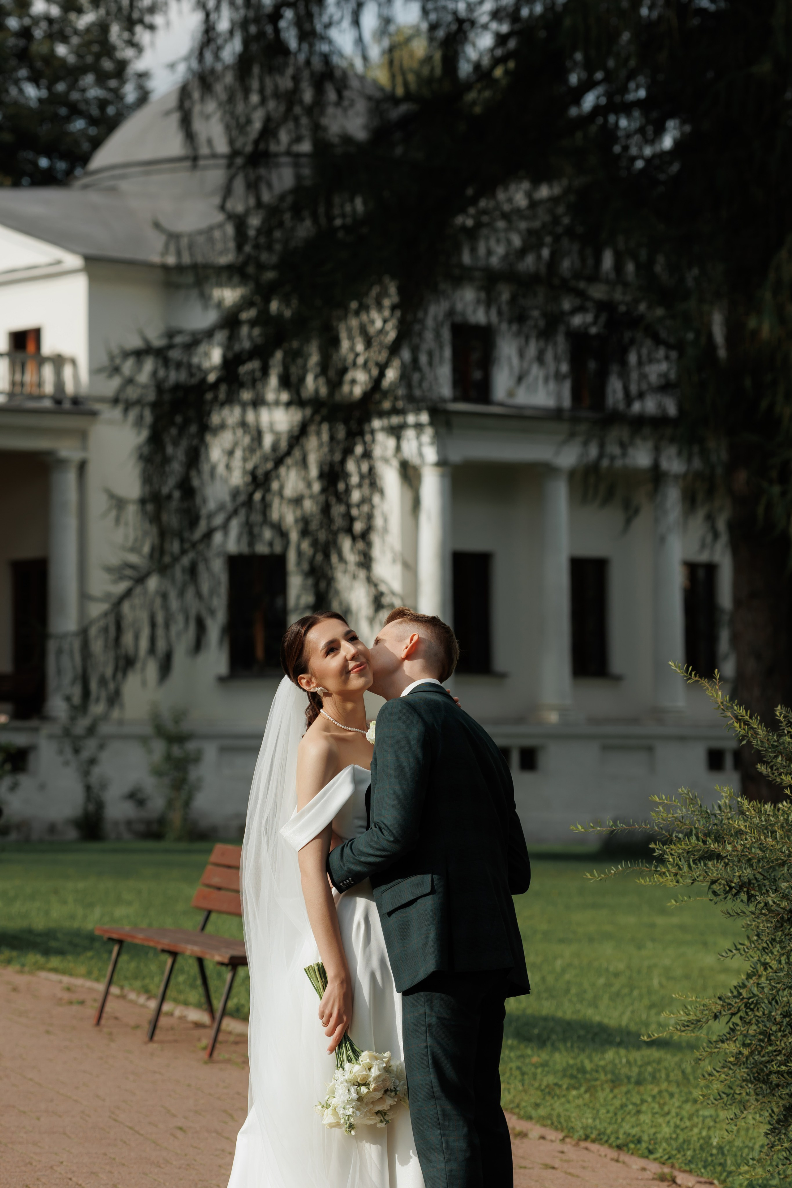 Регистрация в отеле Fish Point, ЗАГС Бутово, прогулка в Остафьево. Свадебный и репортажный фотограф (Москва, Королев и другие)