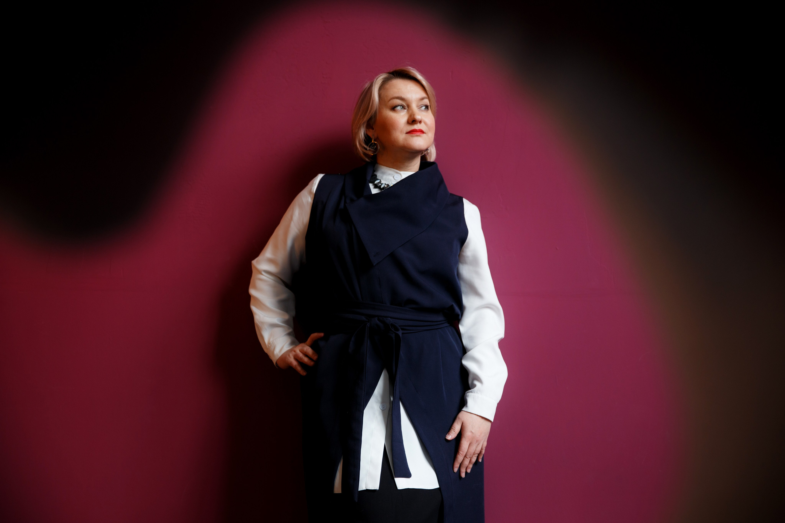 Анюта. Визажист, мастер по причёскам, преподаватель по макияжу. Женский и контент фотограф Люба Пунанцева. Северодвинск. Архангельск