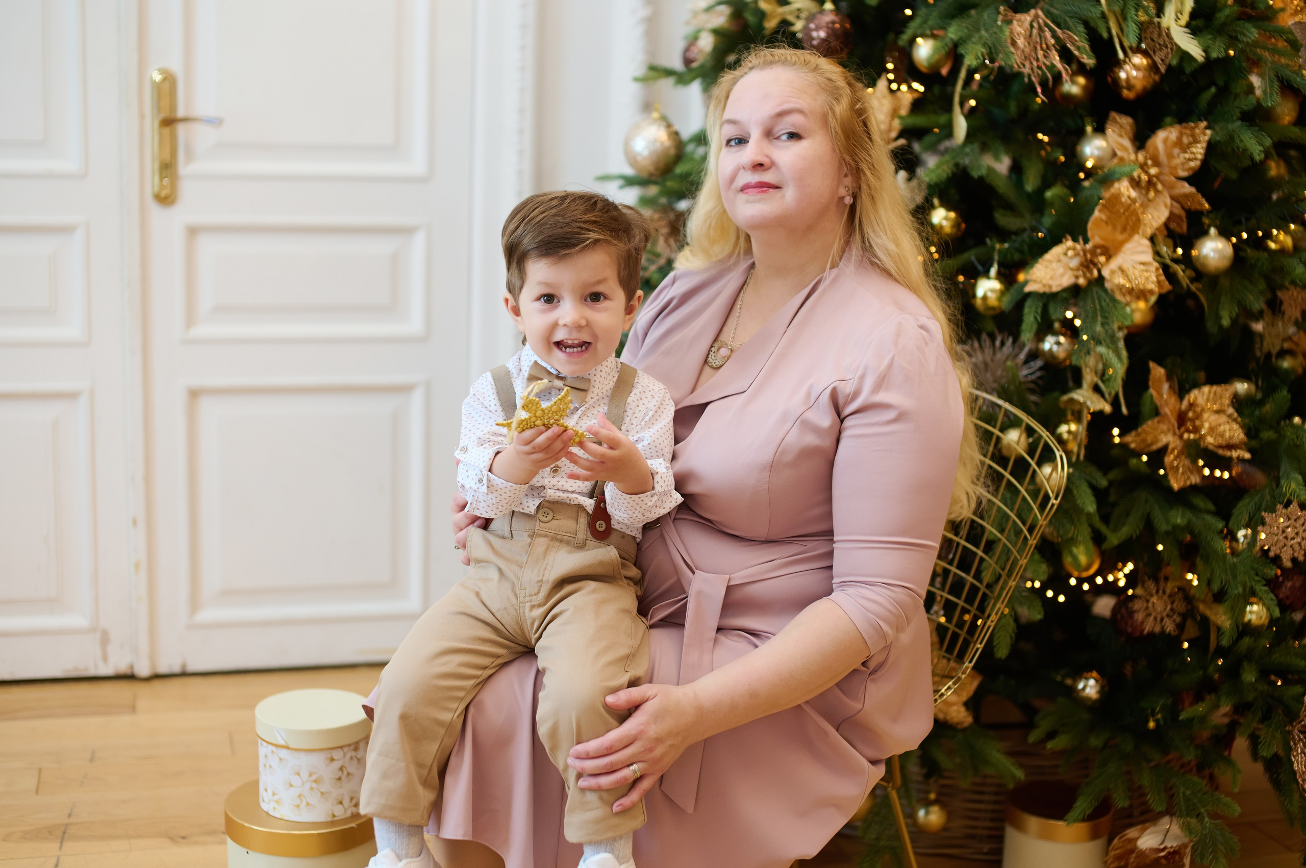 Новогодняя съемка для мам и малышей в студии. Фотограф в Санкт Петербурге Александра Вильдгрубе