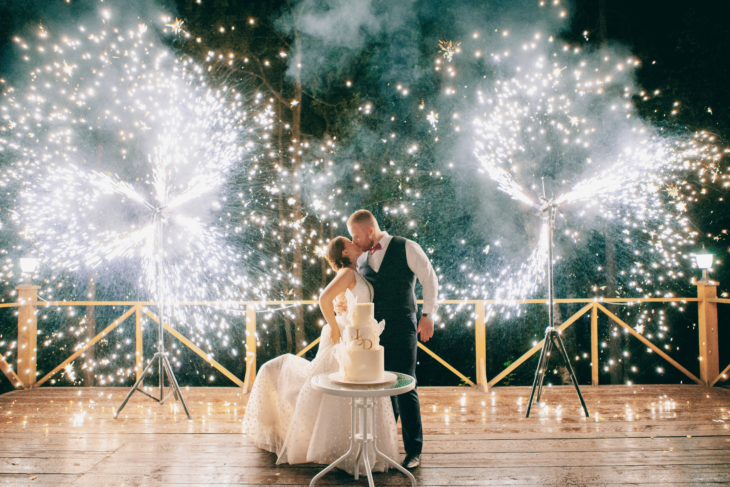 Свадебная фотосессия в отеле hartwell hotel и на патриарших прудах. Фотограф Ольга Ефремова