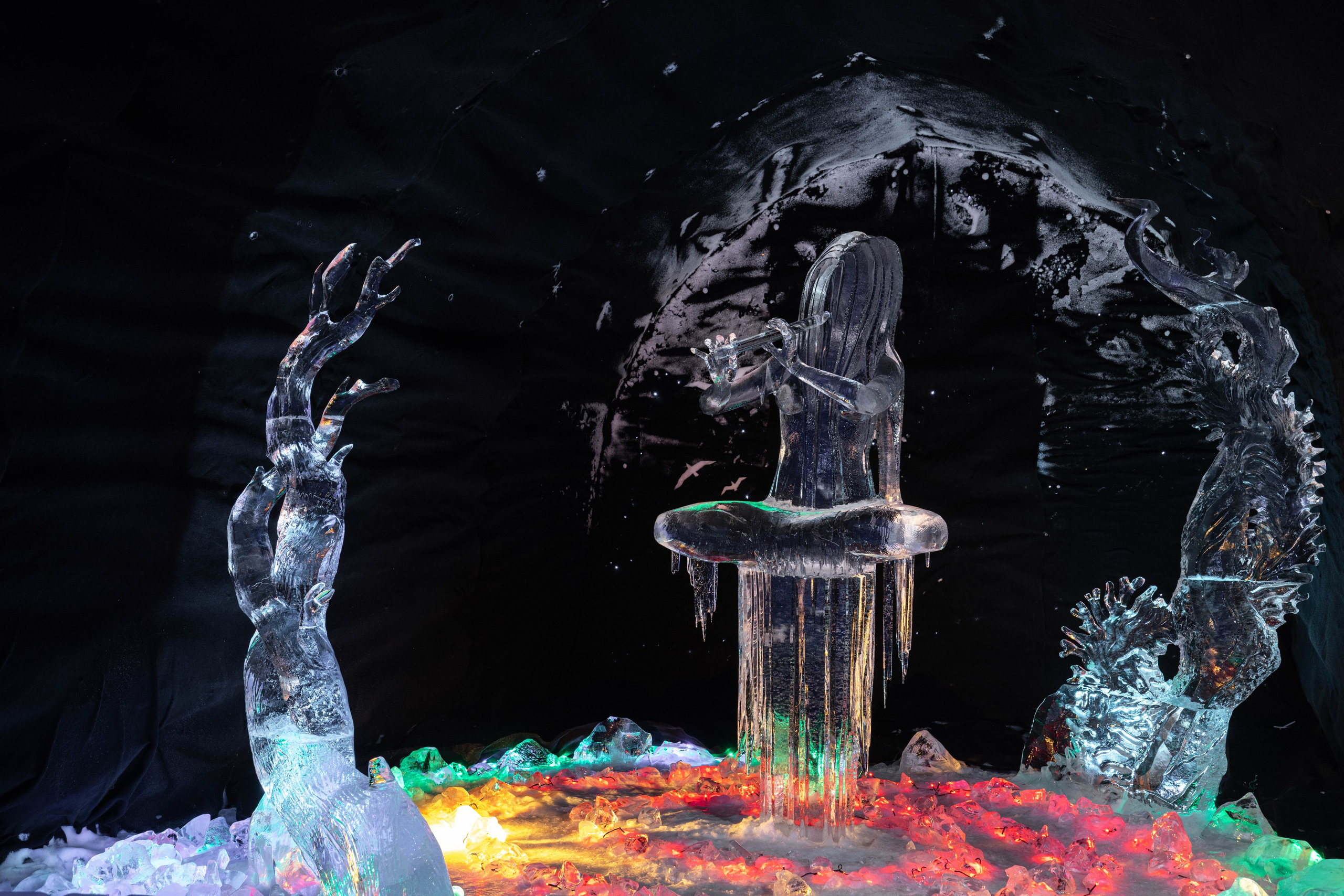 Снежная деревня. Турист оптимист