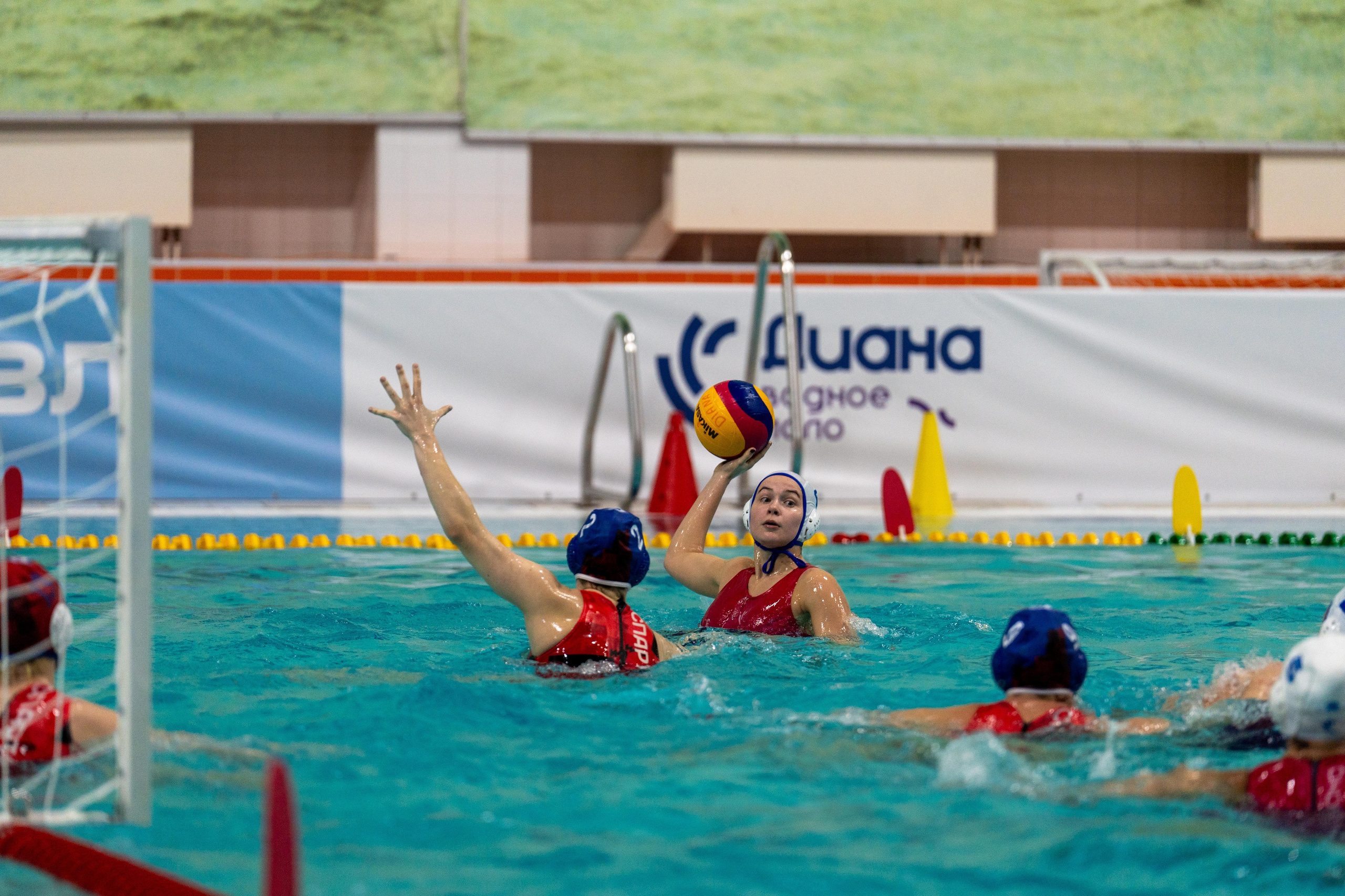 Женский матч водного поло Диана vs Спартак-Волгоград в Санкт-Петербурге от спортивного фотографа из Санкт-Петербурга