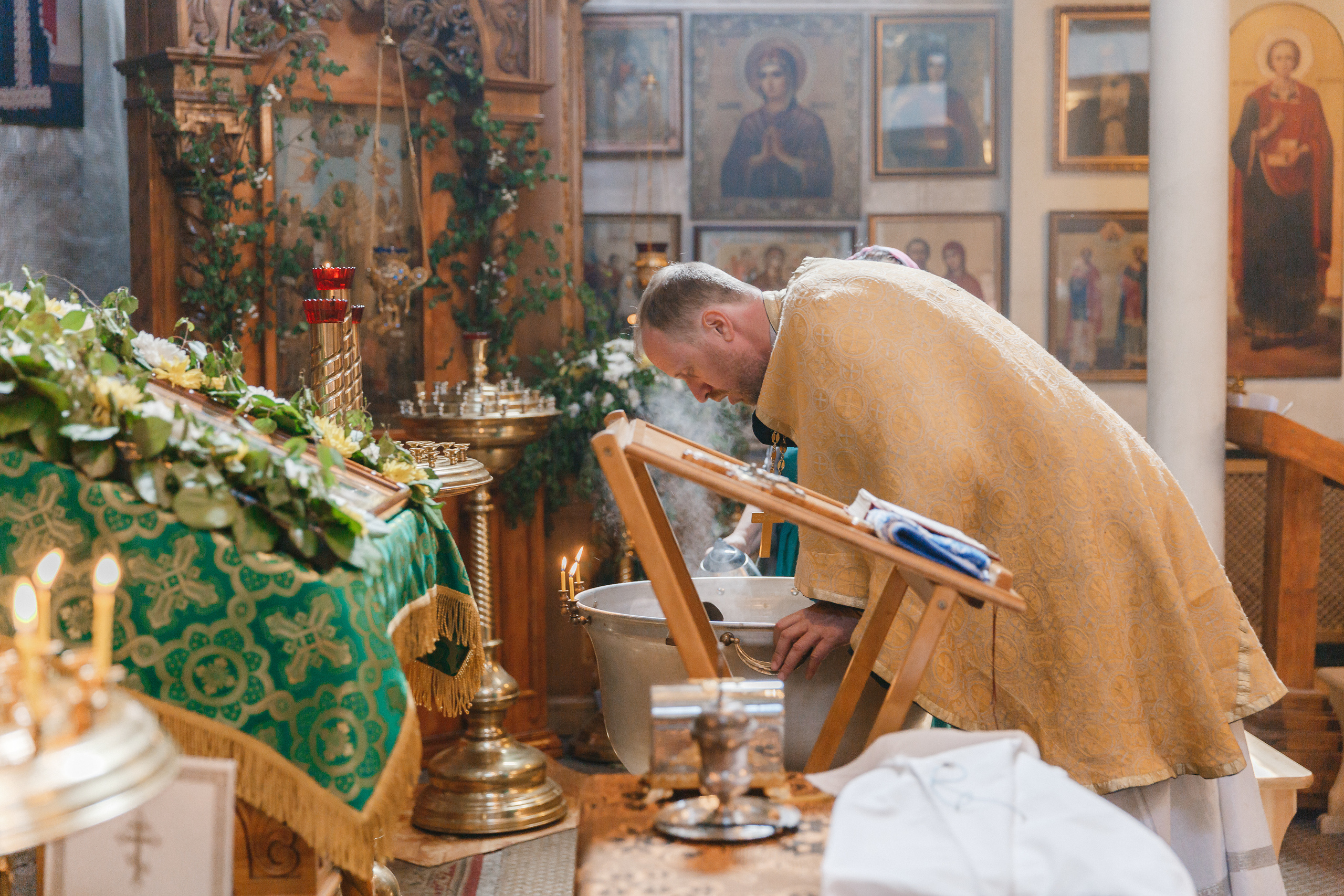 Фотограф на крещение в Монино Скорбященский храм г. Лосино-Петровский