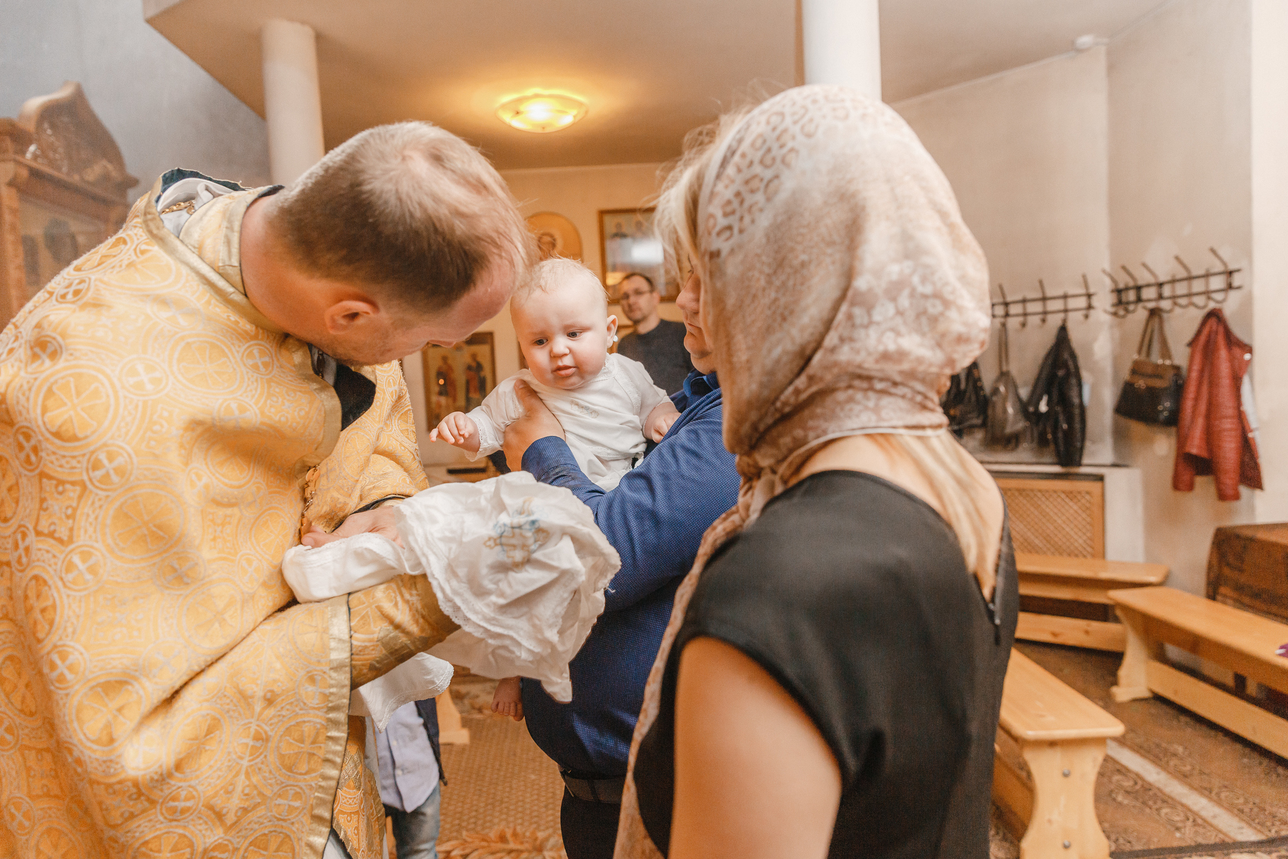 Фотограф на крещение в Монино Скорбященский храм г. Лосино-Петровский