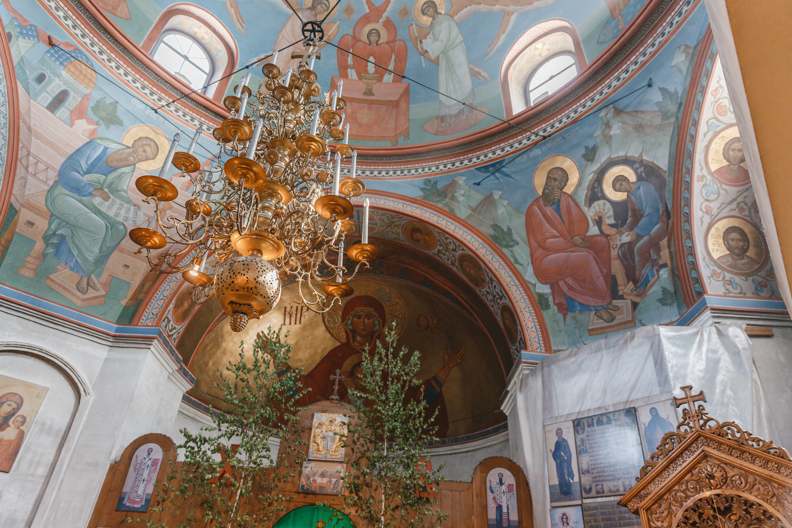 Фотограф на крещение в Монино Скорбященский храм г. Лосино-Петровский