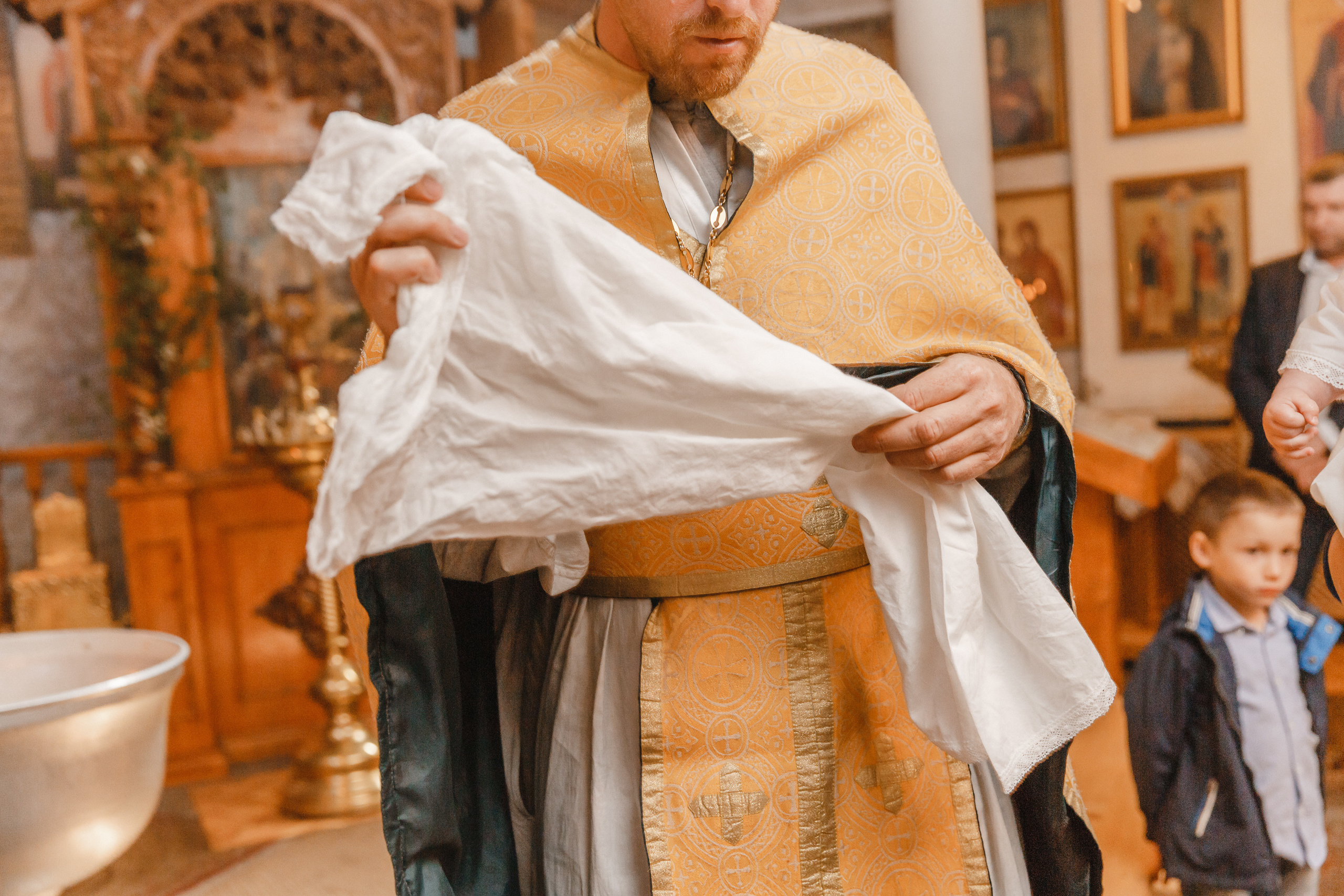 Фотограф на крещение в Монино Скорбященский храм г. Лосино-Петровский