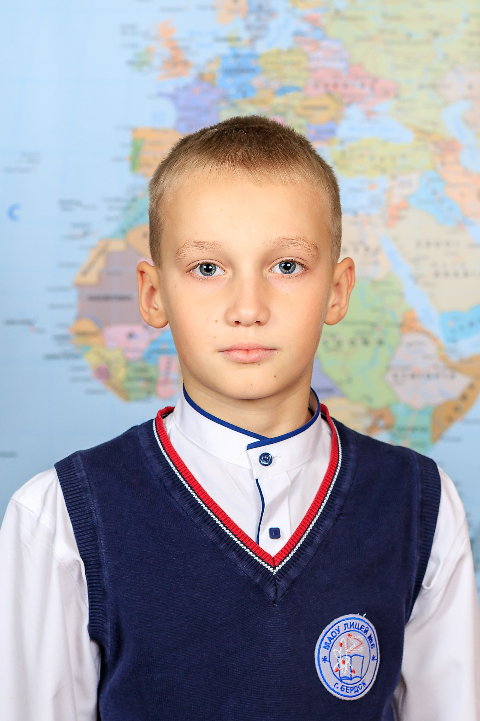 Портретные снимки для школьных выпускных альбомов в Новосибирске. Выпускные альбомы — заказать альбом на выпускной в Новосибирске