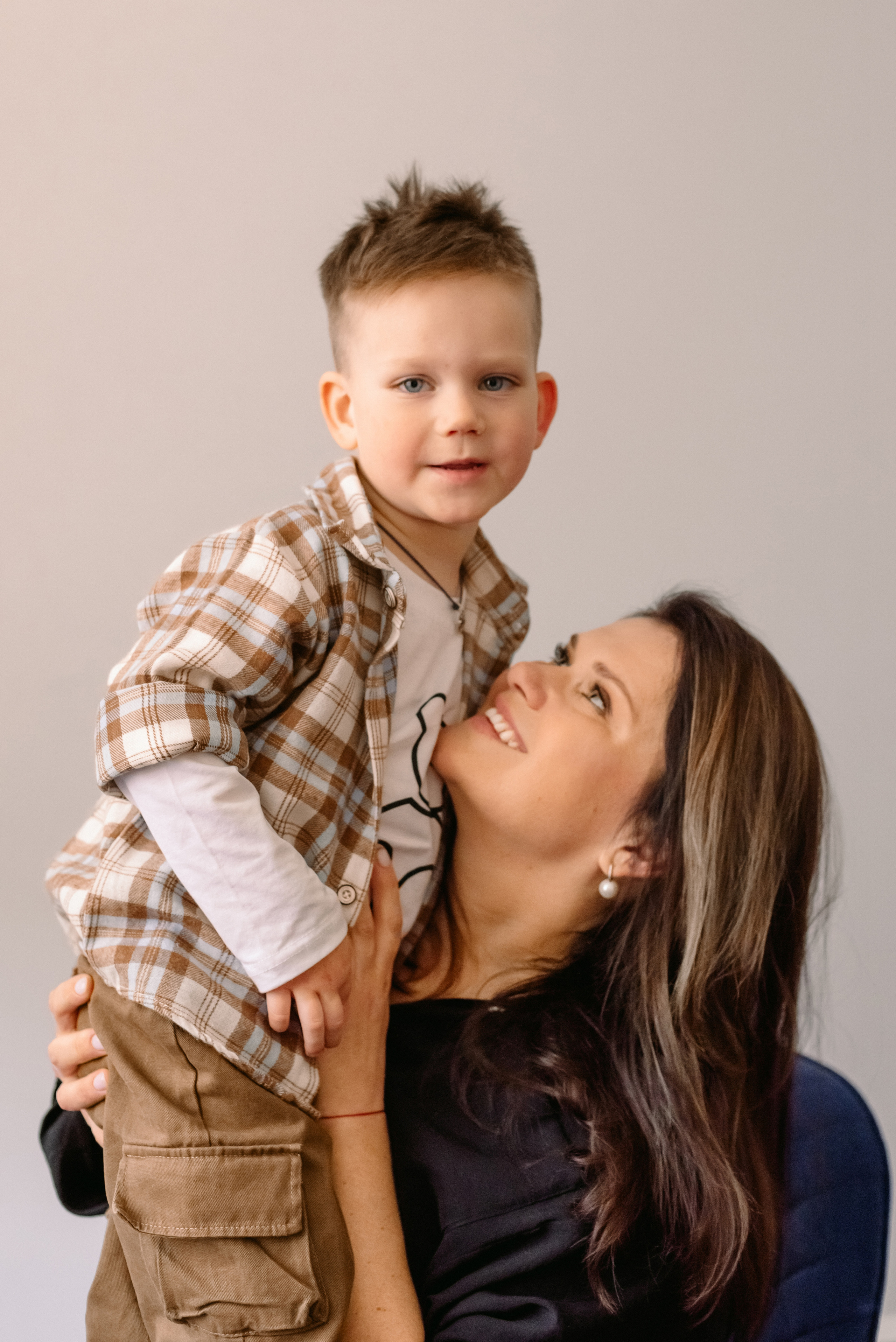 Домашняя фотосессия большой семьи. Фотограф Юлия Кондратьева