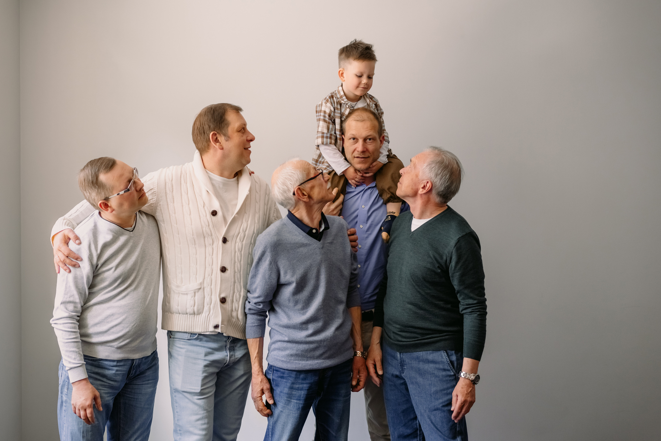 Домашняя фотосессия большой семьи. Фотограф Юлия Кондратьева