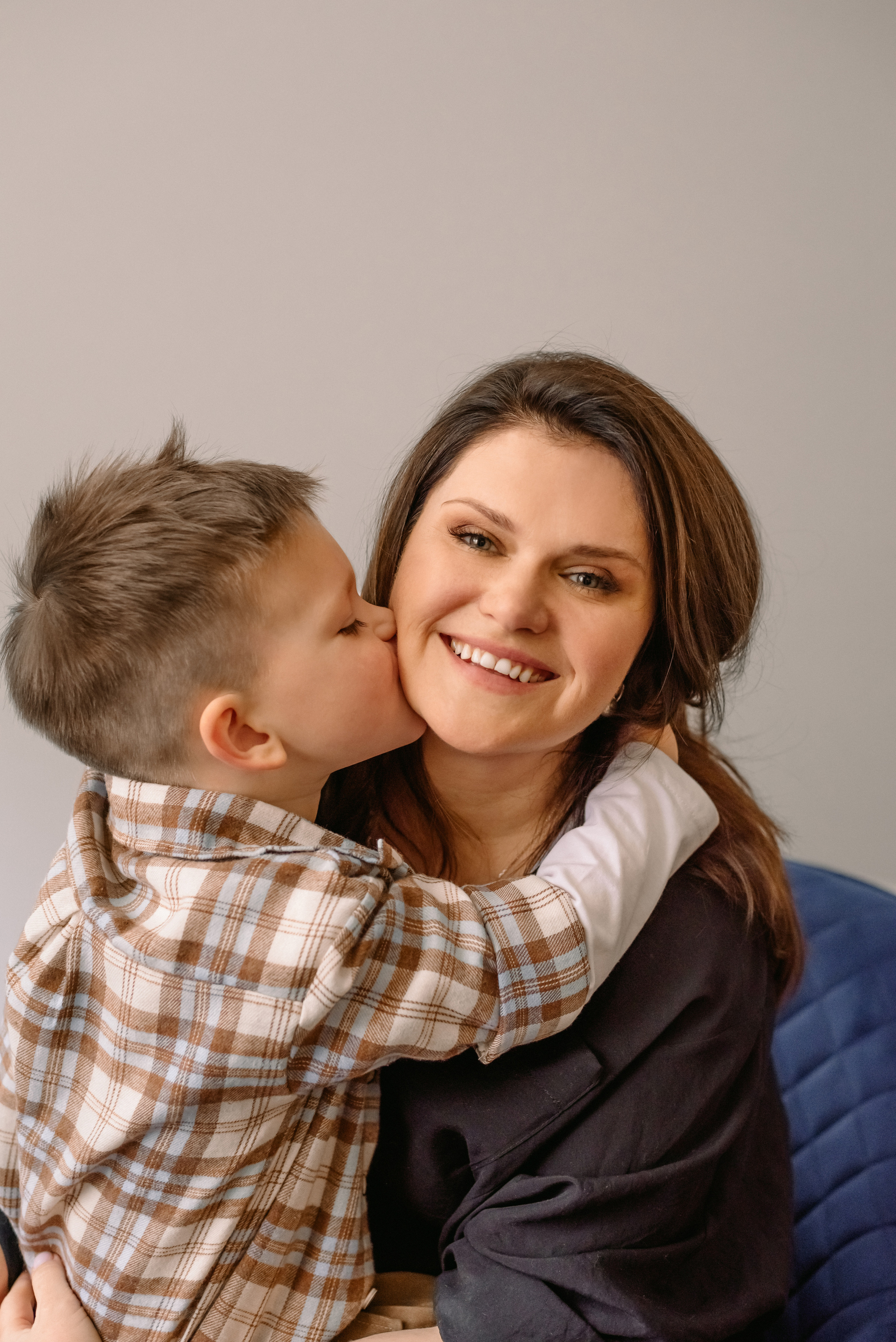 Домашняя фотосессия большой семьи. Фотограф Юлия Кондратьева