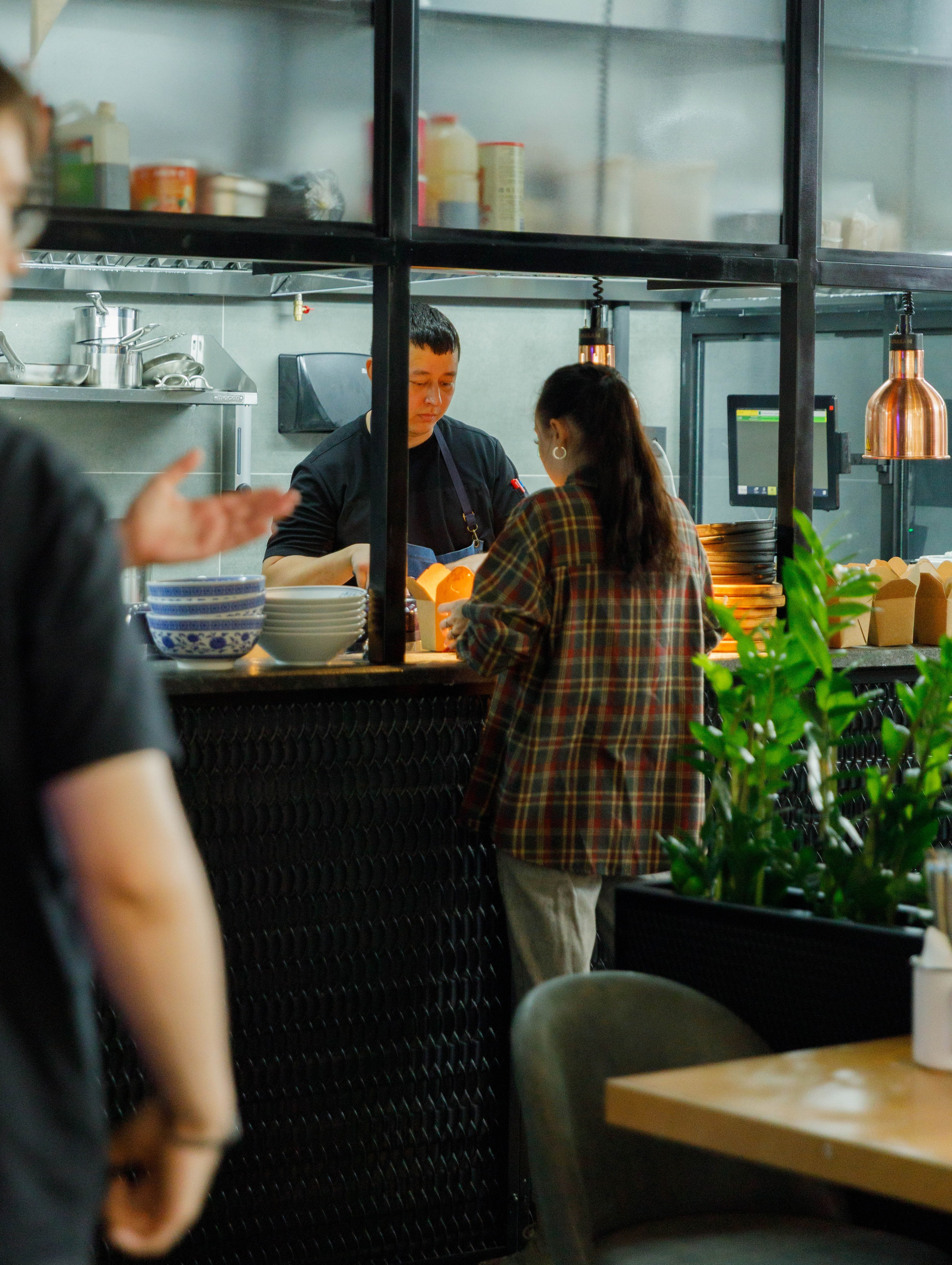 Кухня Ли. Открытие. Репортажный фотограф в Новосибирске Алена Помазунова