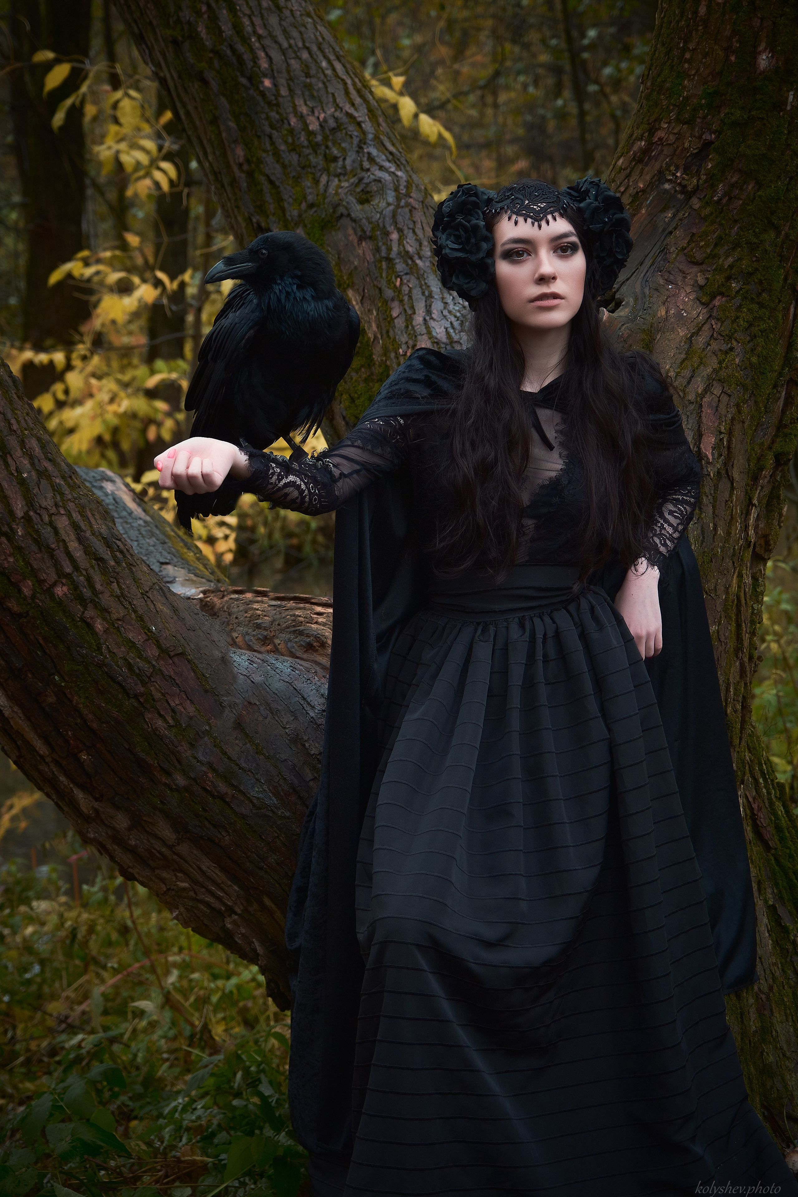 Фотосессия с вороном на природе. Портретный фотограф на новый год в Москве Виктория Колышева