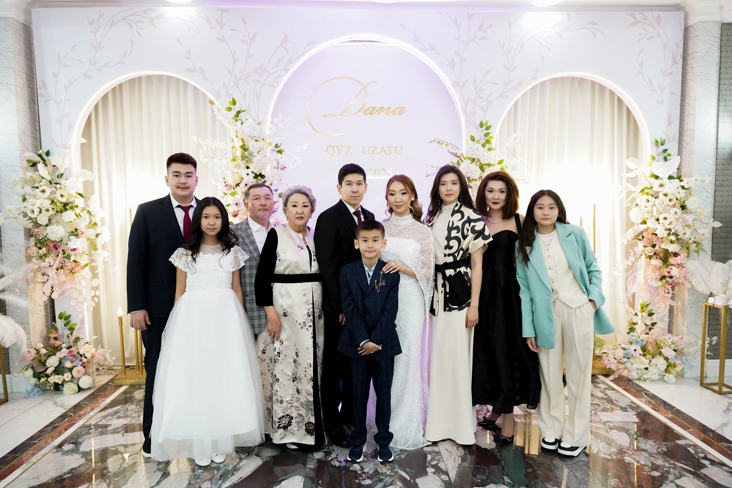 Dana uzatu. Фотограф Ернар Ержанов