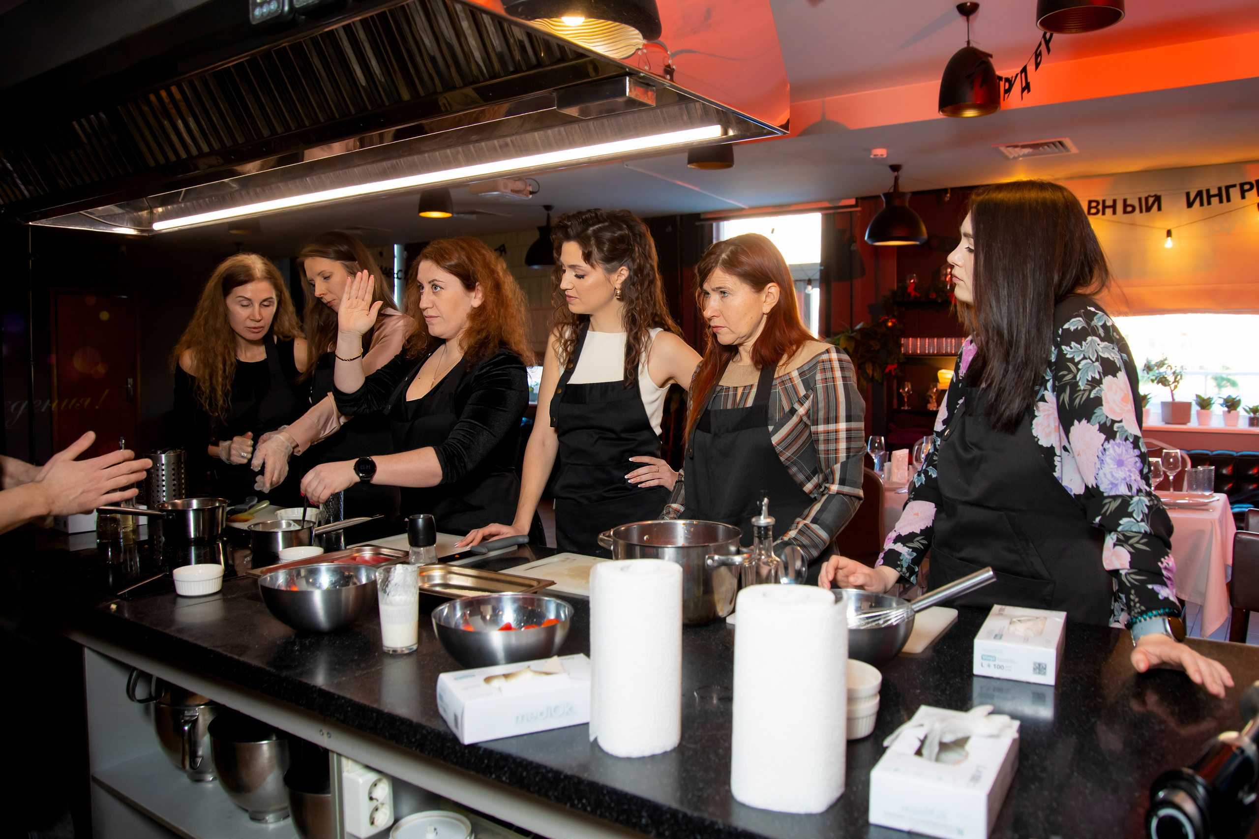 ДР в кулинарной студии. Фотограф на праздник, корпоратив, День Рождения и Юбилей в г. Санкт-Петербурге Алексей Анкушев