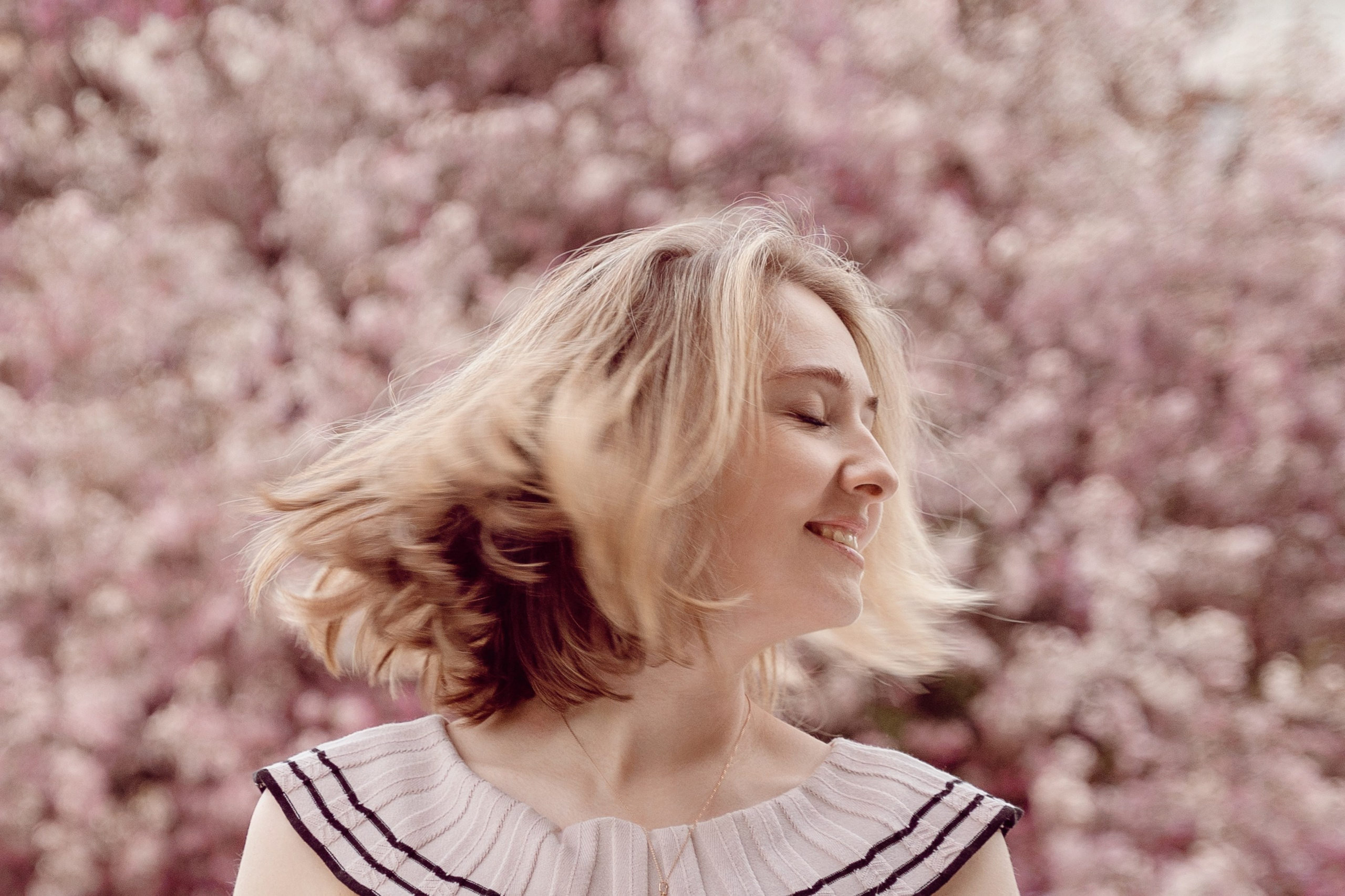 Фотосессия в яблонях. Фотограф Наталья Соколовская. Новосибирск