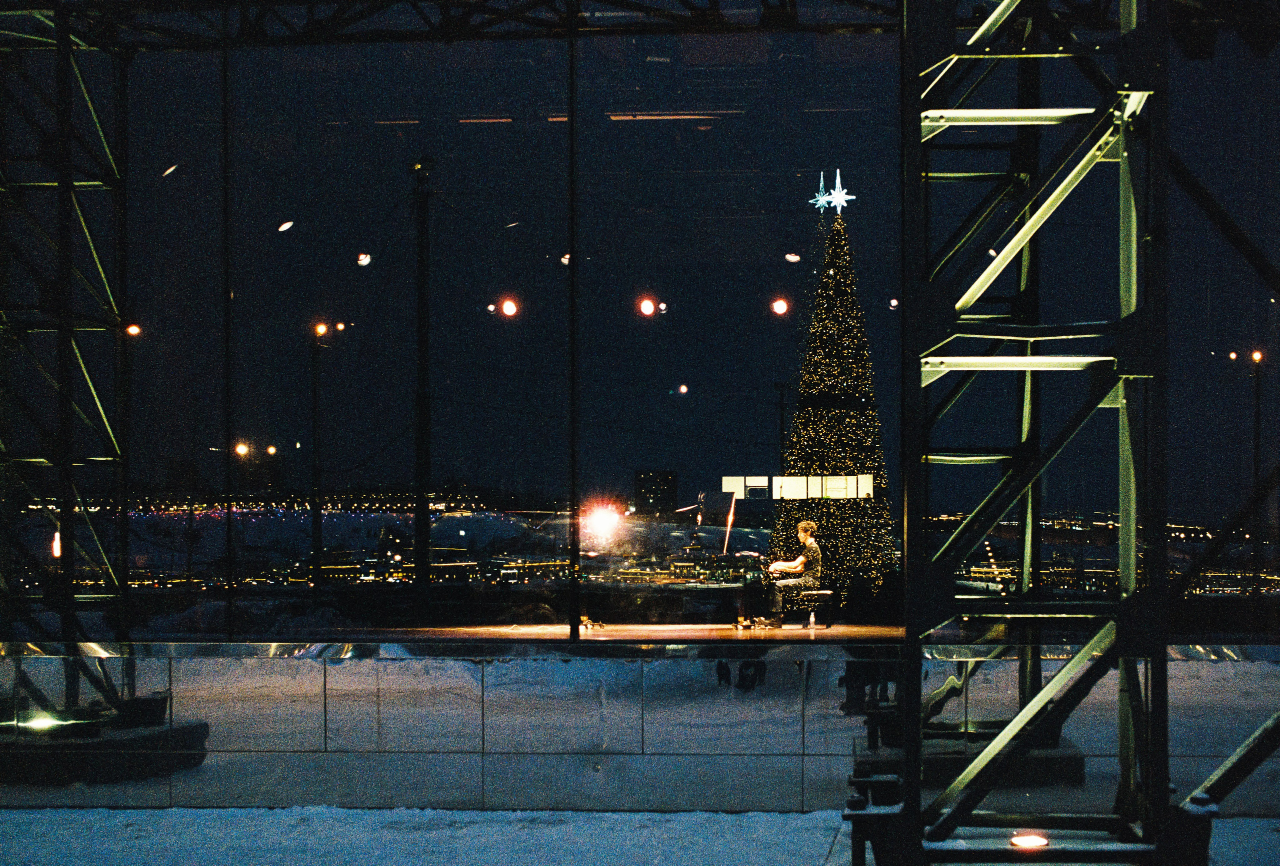 Выступление пианиста в Пакгаузе в Нижнем Новгороде