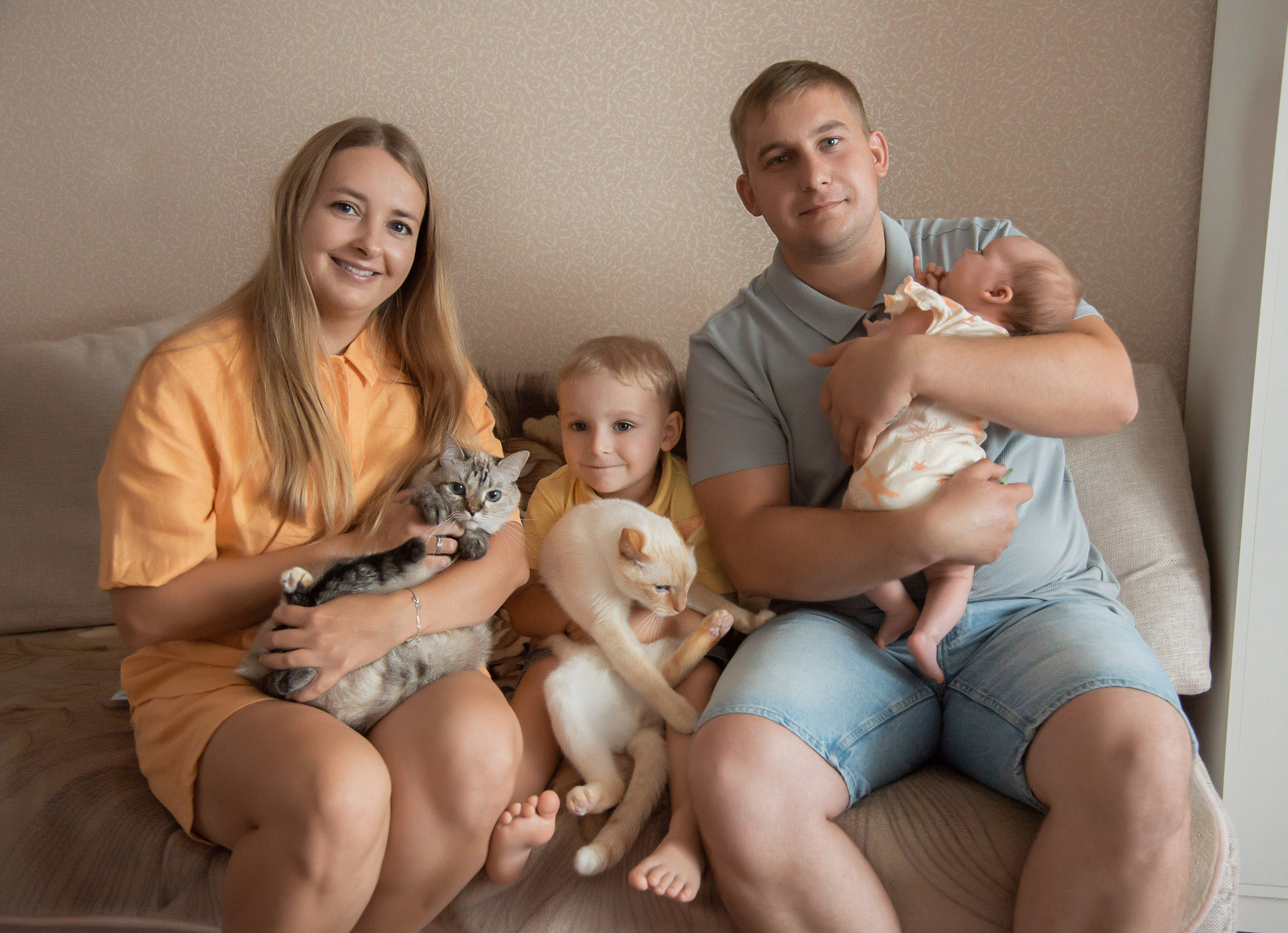 Домашние обнимашки. Свадебный и семейный фотограф Ольга Астрейко