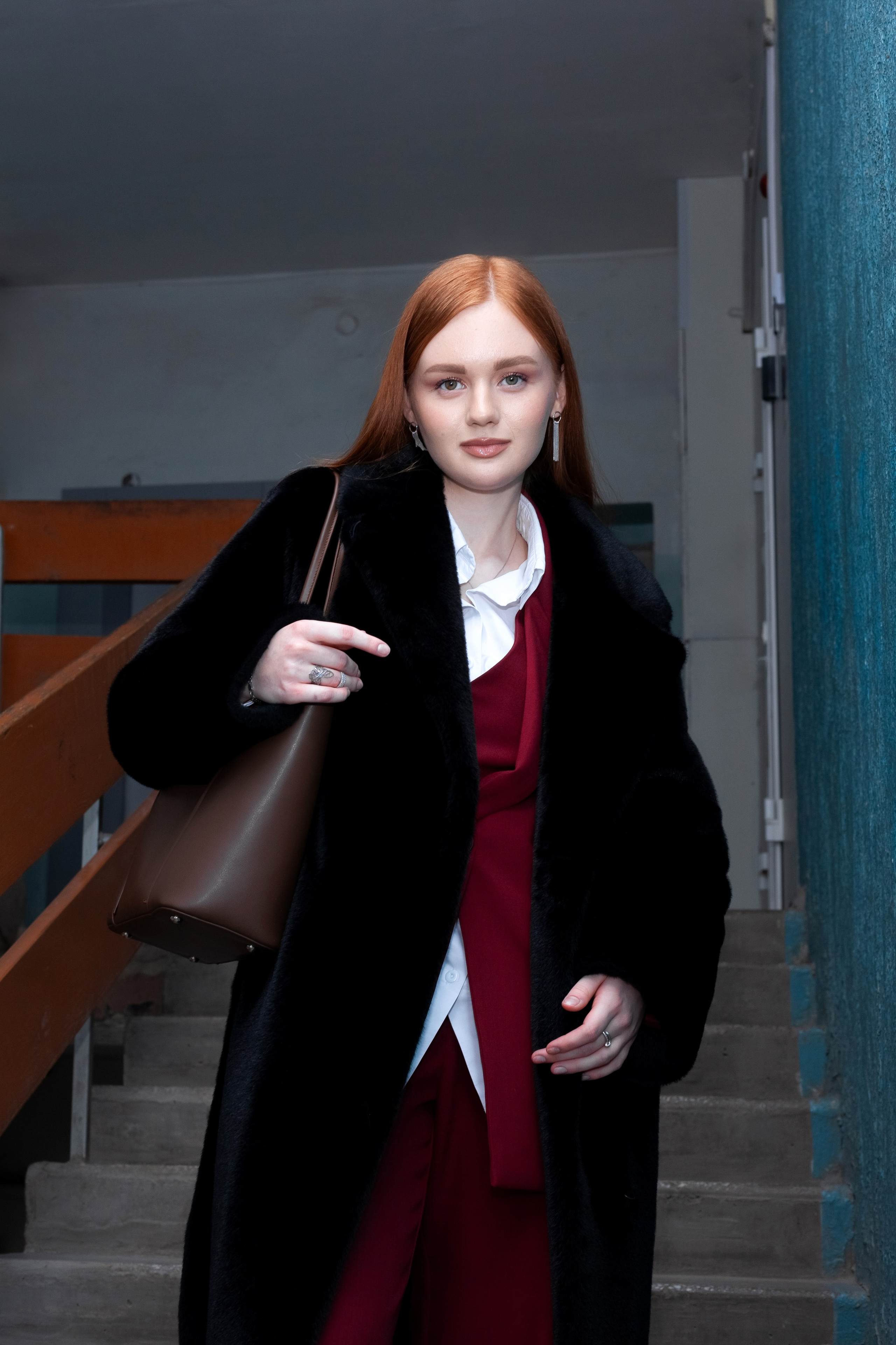 Фото в подъезде: Контраст эпох, контраст стилей, контраст красоты. Фотограф в Томске Евгения Гуляева