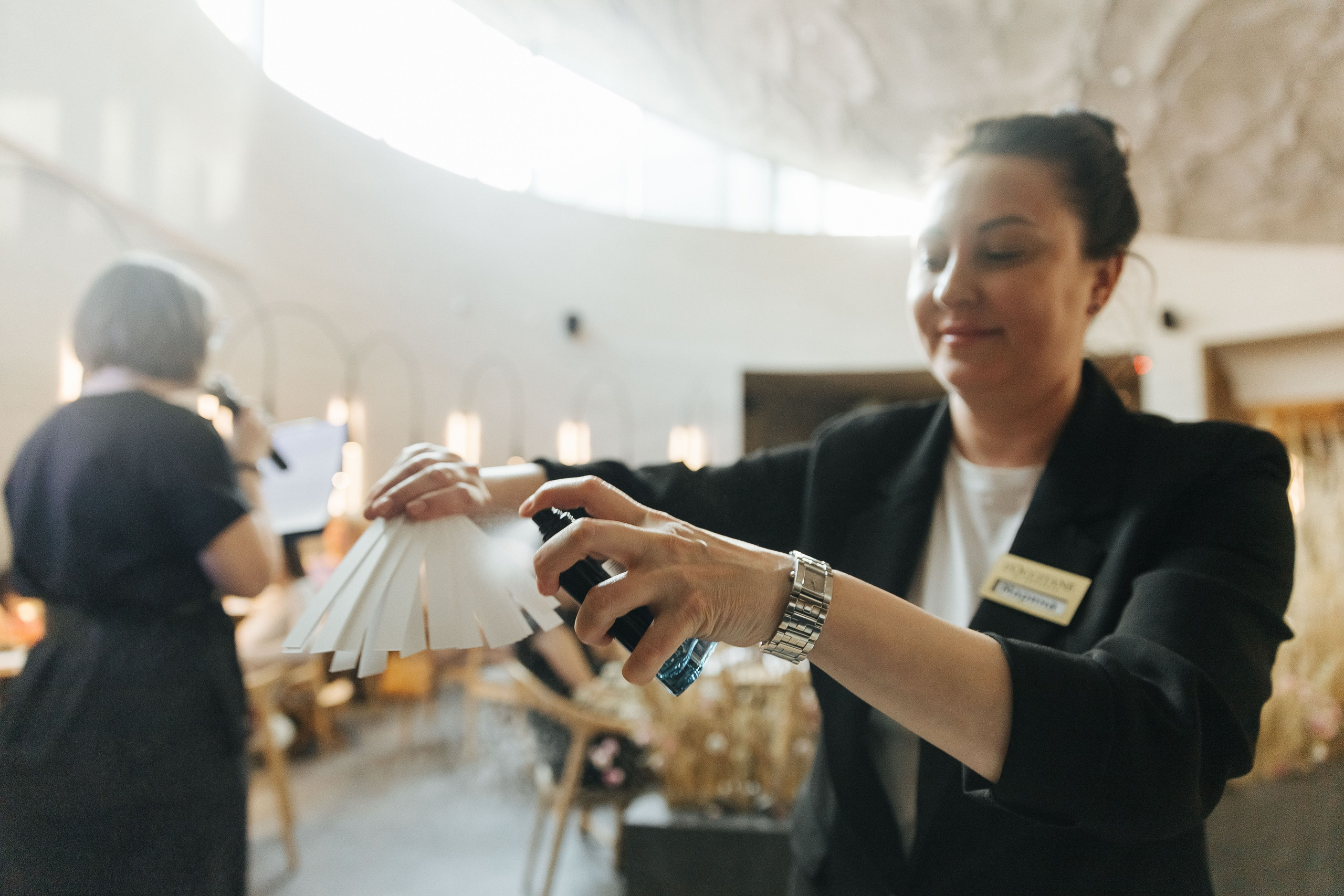 Презентация открытия магазина женской одежды GLVR в ресторане Fresco. Фотограф в Красноярске Надежда Воскресенская