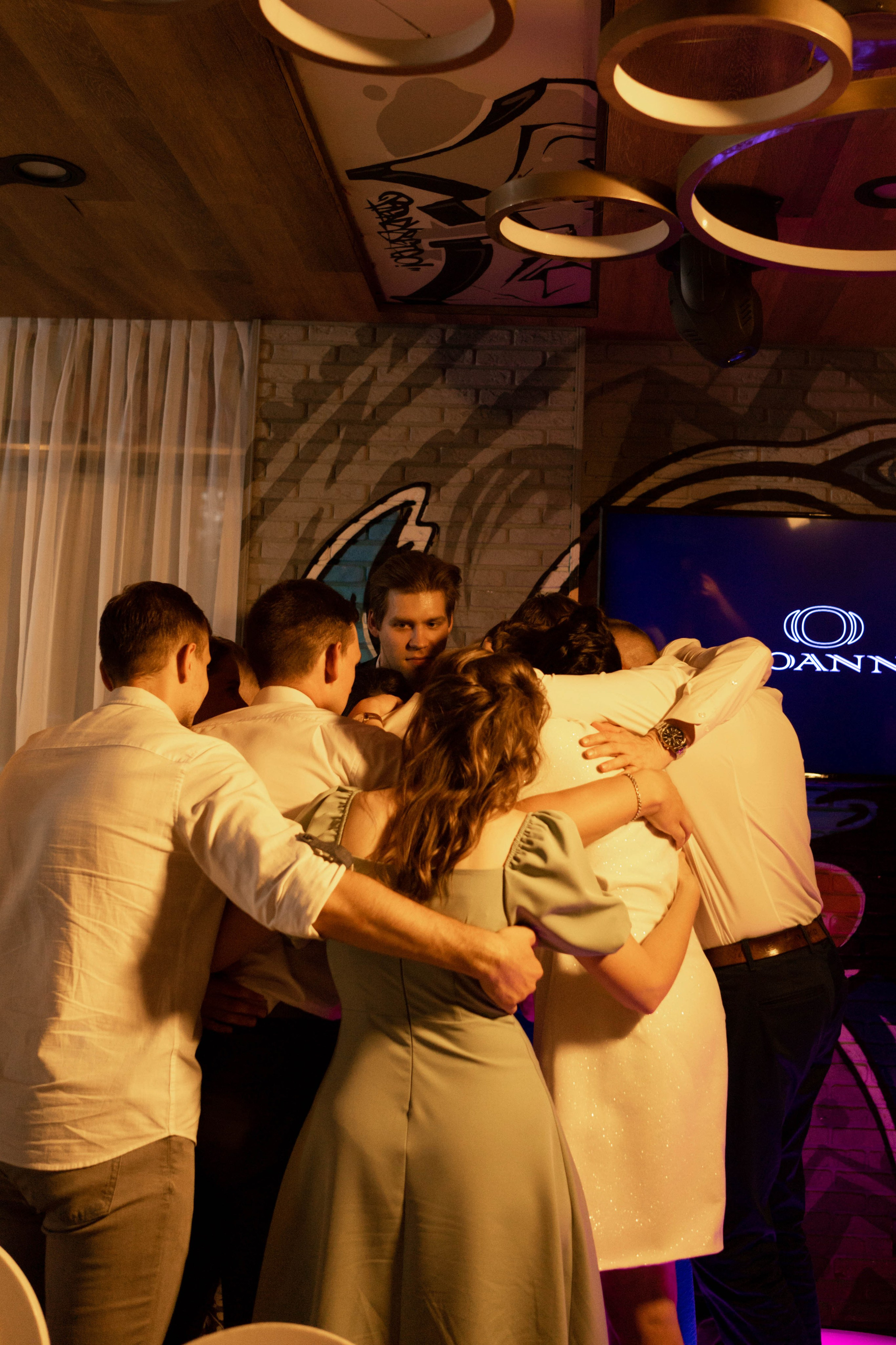 Яна и Никита: сборы в отеле, регистрация и банкет. Фотограф в Иркутске