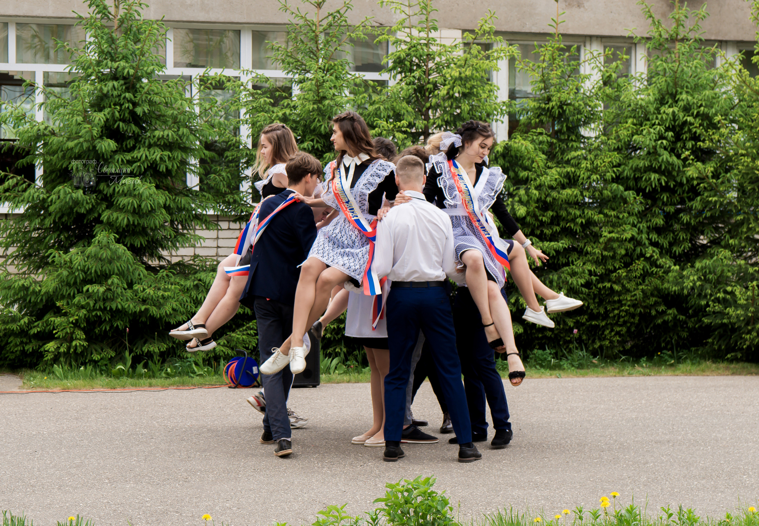 Фотосъемка в детском саду фотосъемка в школе Дипломы Выпускник Фотопла. Фотосъемка в детском саду и школе. Фотоальбомы и фотокниги ВЫПУСКНИК