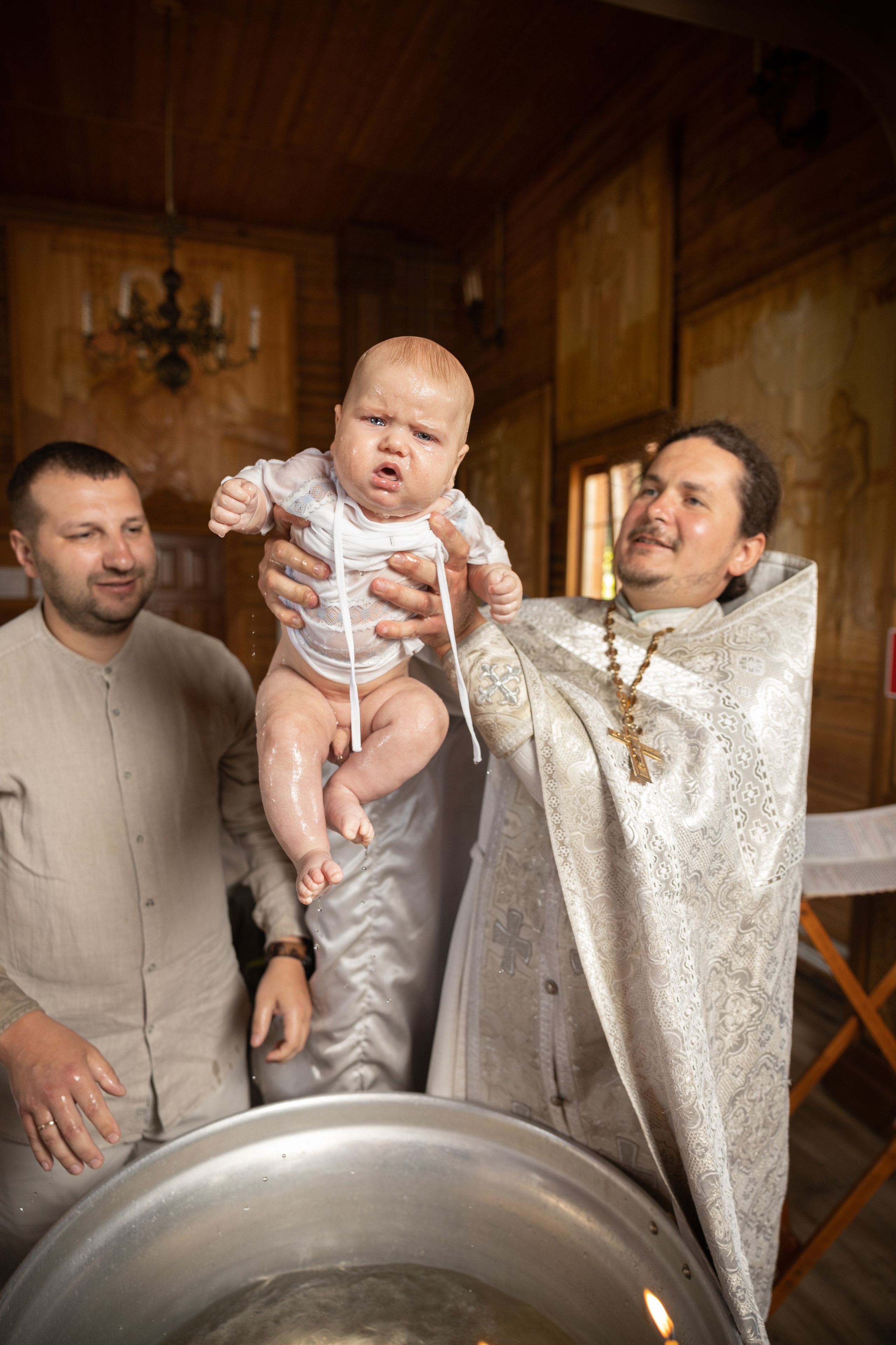 Таинства Крещения и Венчания в Старом Осколе. Фотостудия для новорожденных в Старом Осколе Гильфановых Юрия и Ольги