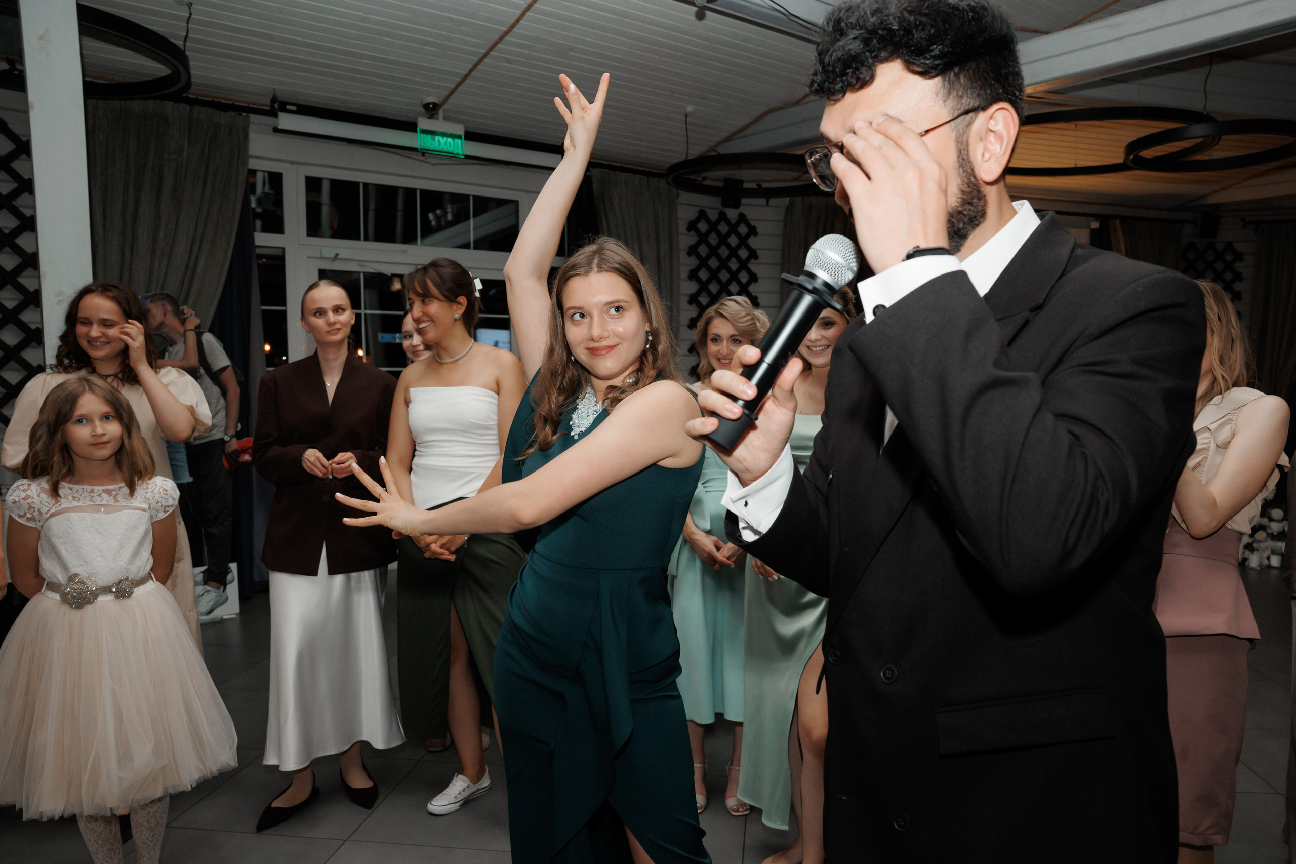 Регистрация в отеле Fish Point, ЗАГС Бутово, прогулка в Остафьево. Свадебный и репортажный фотограф (Москва, Королев и другие)