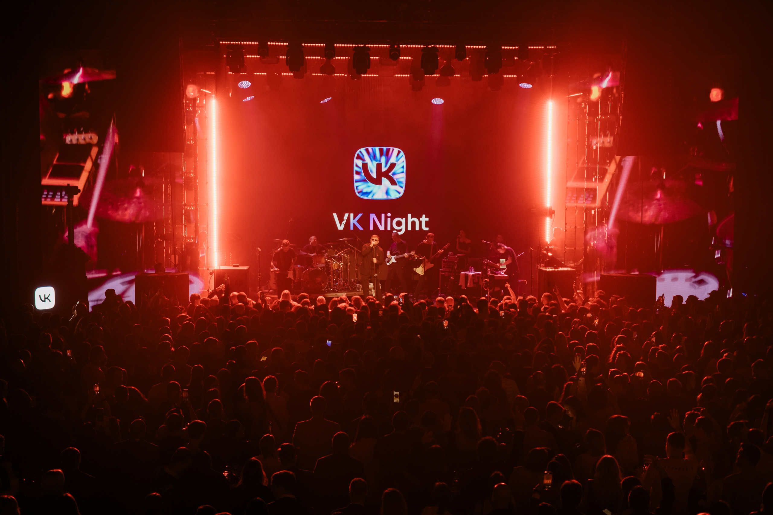 VK NIGHT SPb. Репортажный и портретный фотограф в Москве Илья Спиридонов