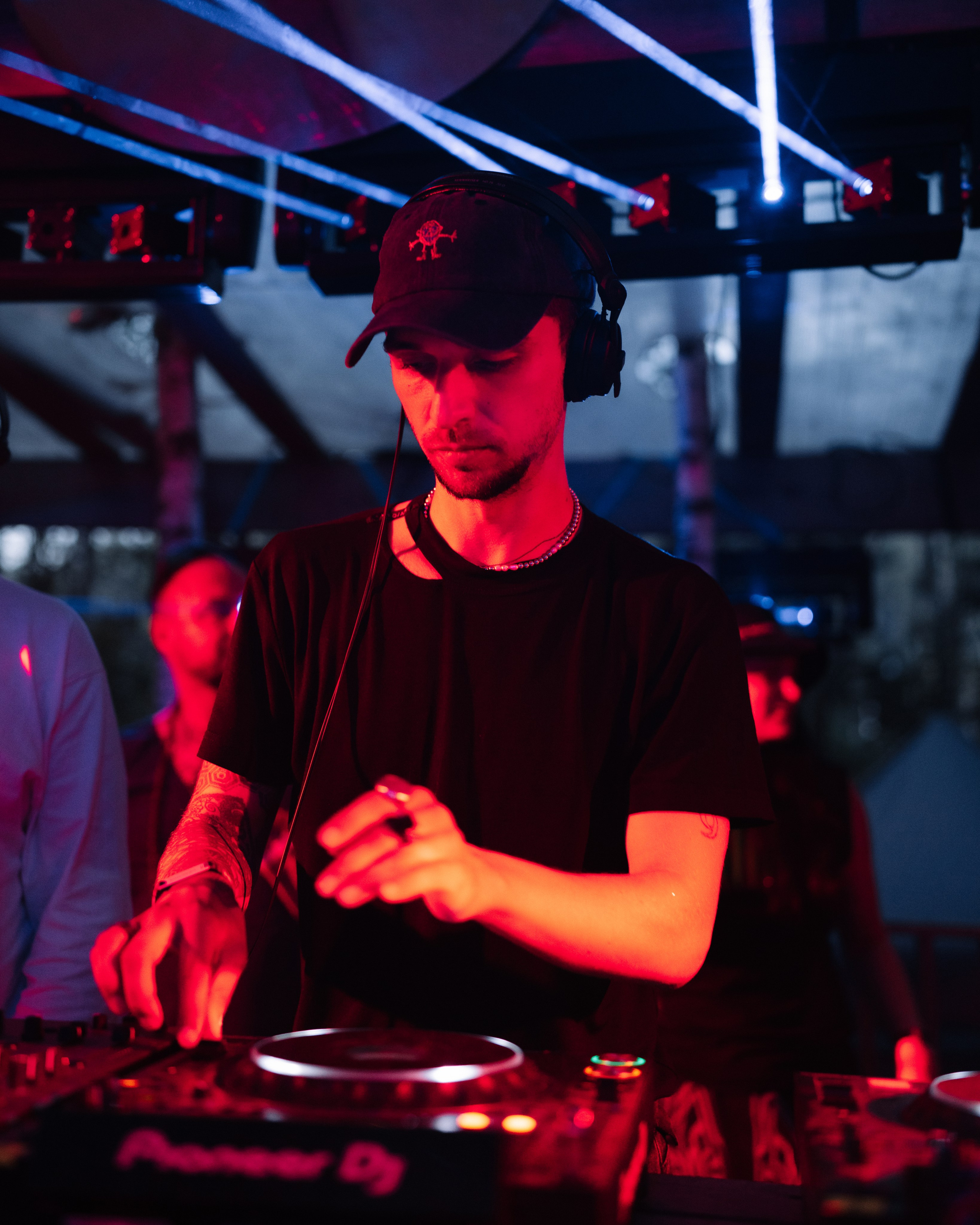 Signal 2024. @tomrus: Рустам Шагиморданов — фотограф