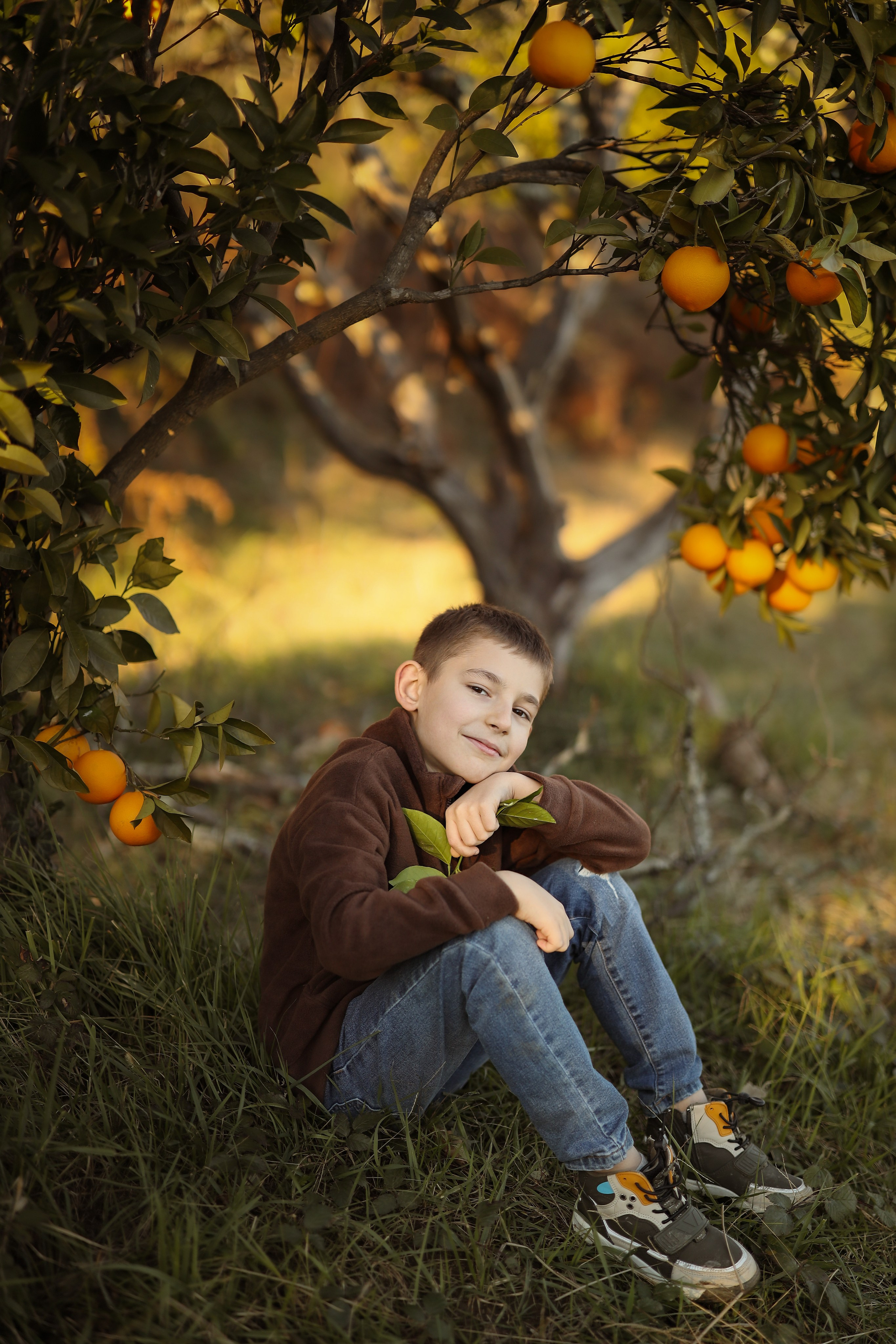 Фотосессия в мандариновом саду в Новом Афоне, Абхазия. Свадебный и семейный фотограф в Абхазии Жанна Соснина