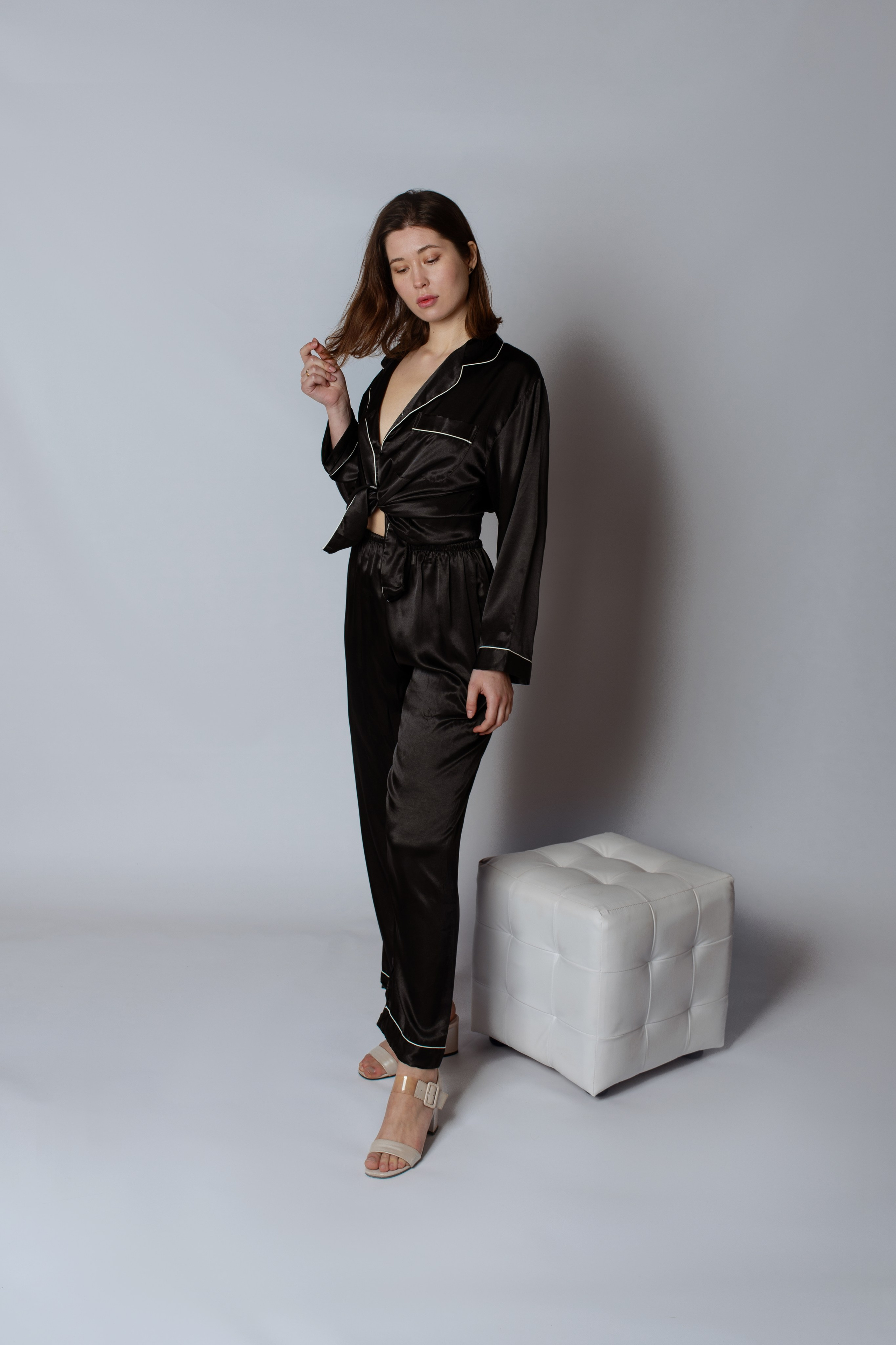 Аренда шелковой черной пижамы в Севастополе