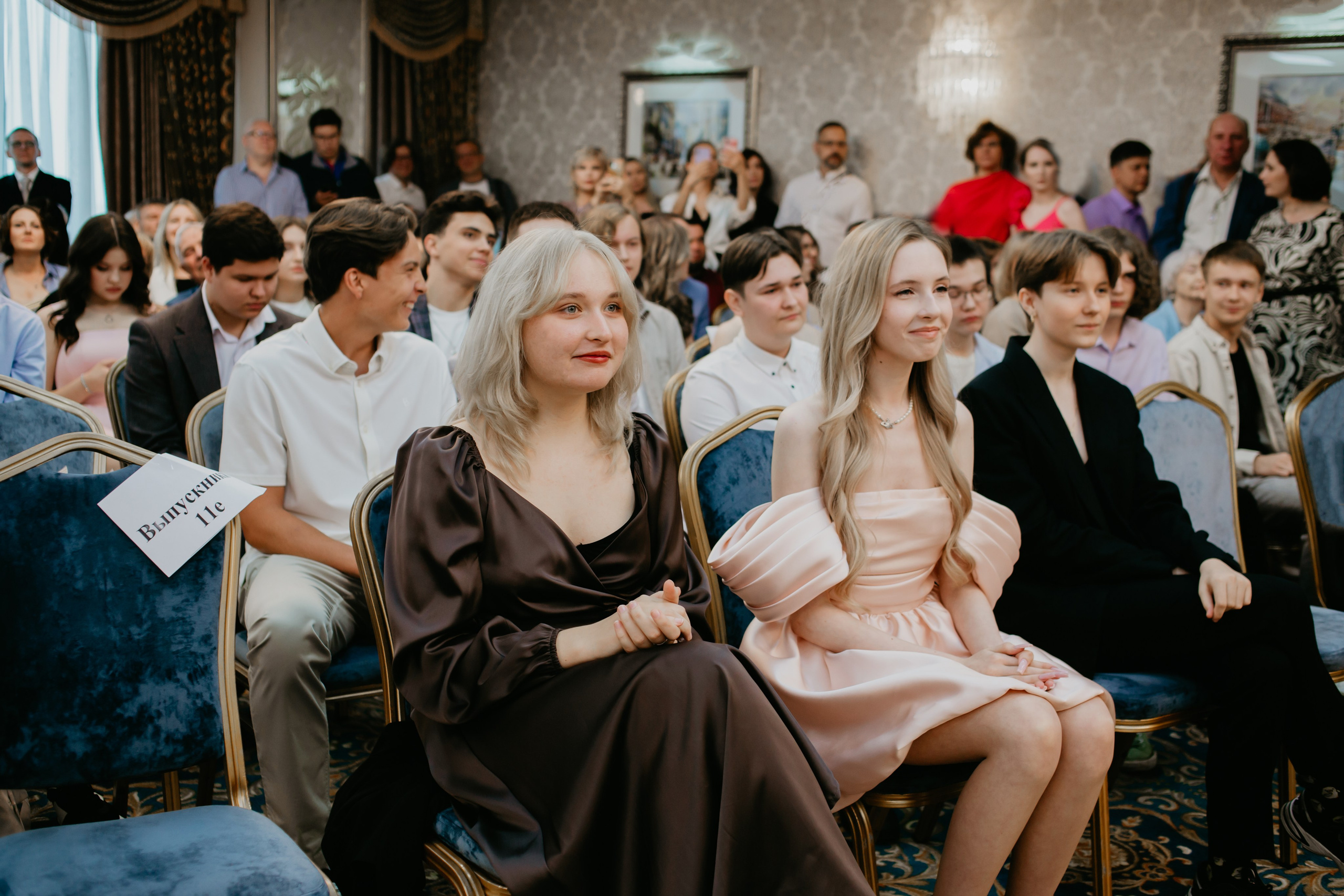 Выпускной. 11 лицей. Фотограф в Челябинске Ополихина Анна