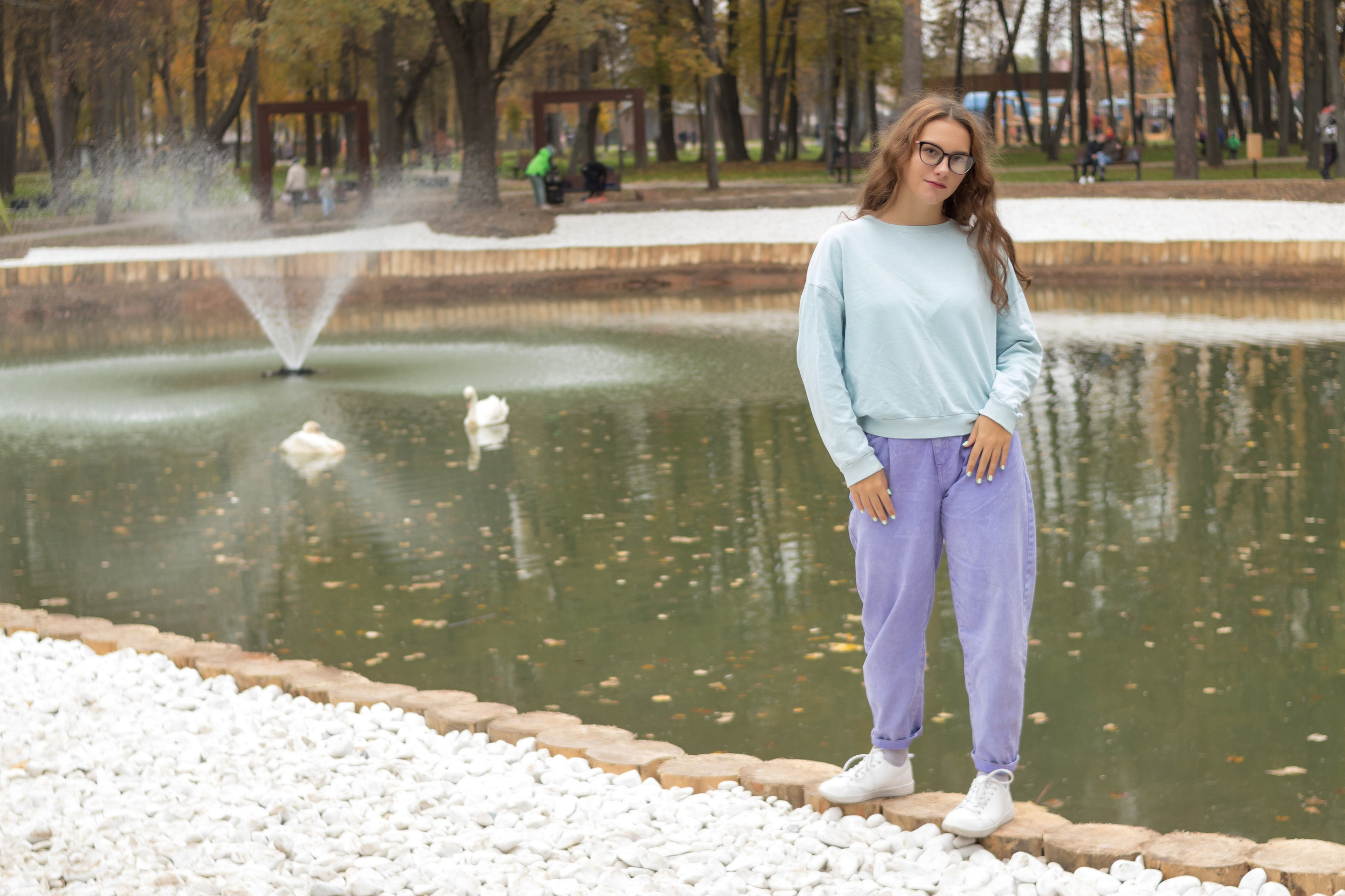 Вероника и Полина в парке им. О. Степанова октябрь 2021. Фотограф в Серпухове Наталья Руденко