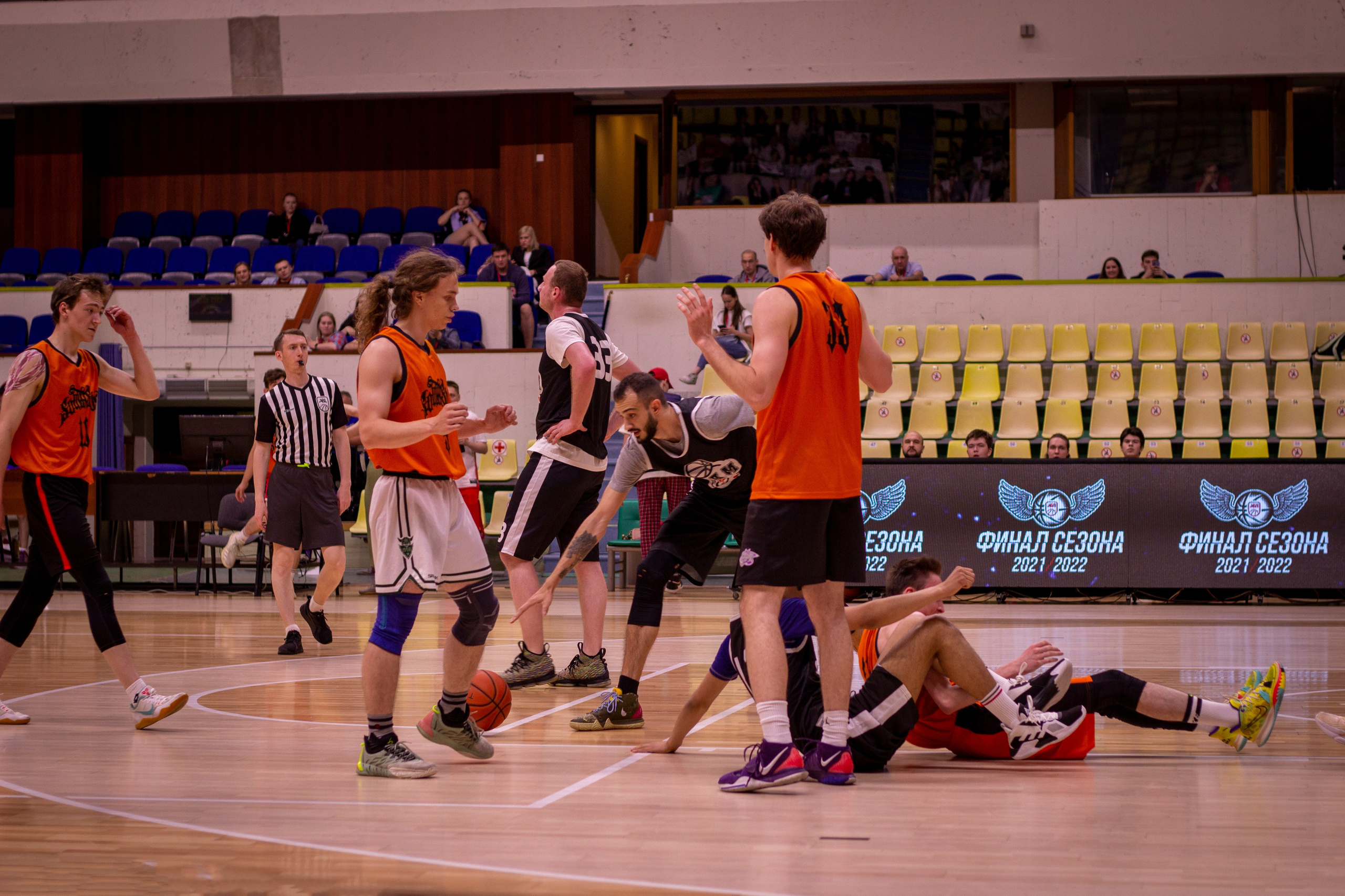 Фоторепортаж баскетбольного матча. Портретный и репортажный фотограф в Москве Кира Елинова