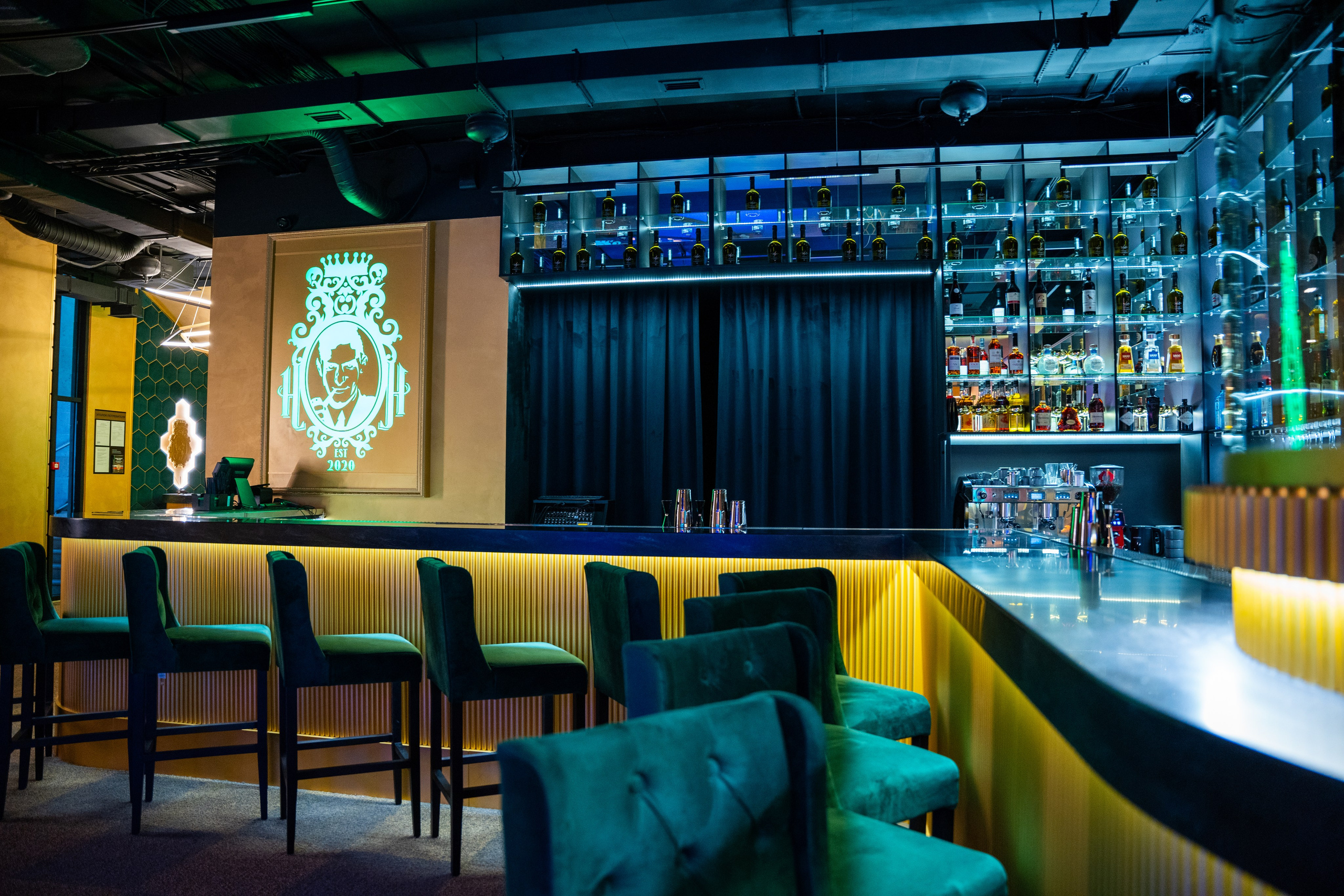 Фотосъемка интерьера стриптиз-клуба Hefner — элитный клуб Краснодара. Интерьерная фотосъемка клуба Hefner в Краснодаре — профессионально. Шедевры для Вас! Фотограф и Видеограф в Краснодаре Пахиев Руслан