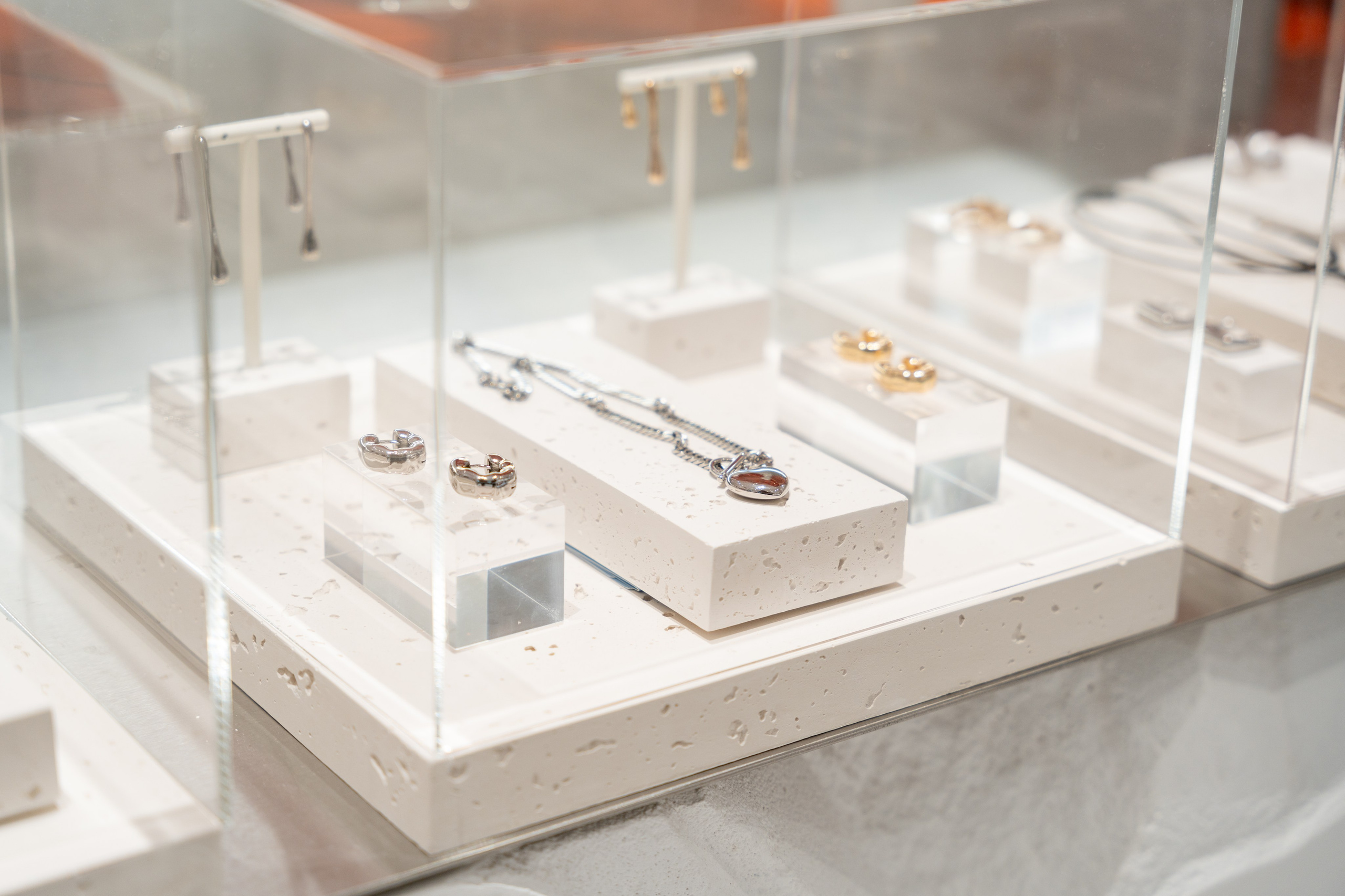 Интерьерная фотосъемка магазина Ekonika в Краснодаре — обувной бренд Профессиональная фотосъемка Ekonika — фирменный магазин в Краснодаре. Шедевры для Вас! Фотограф и Видеограф в Краснодаре Пахиев Руслан