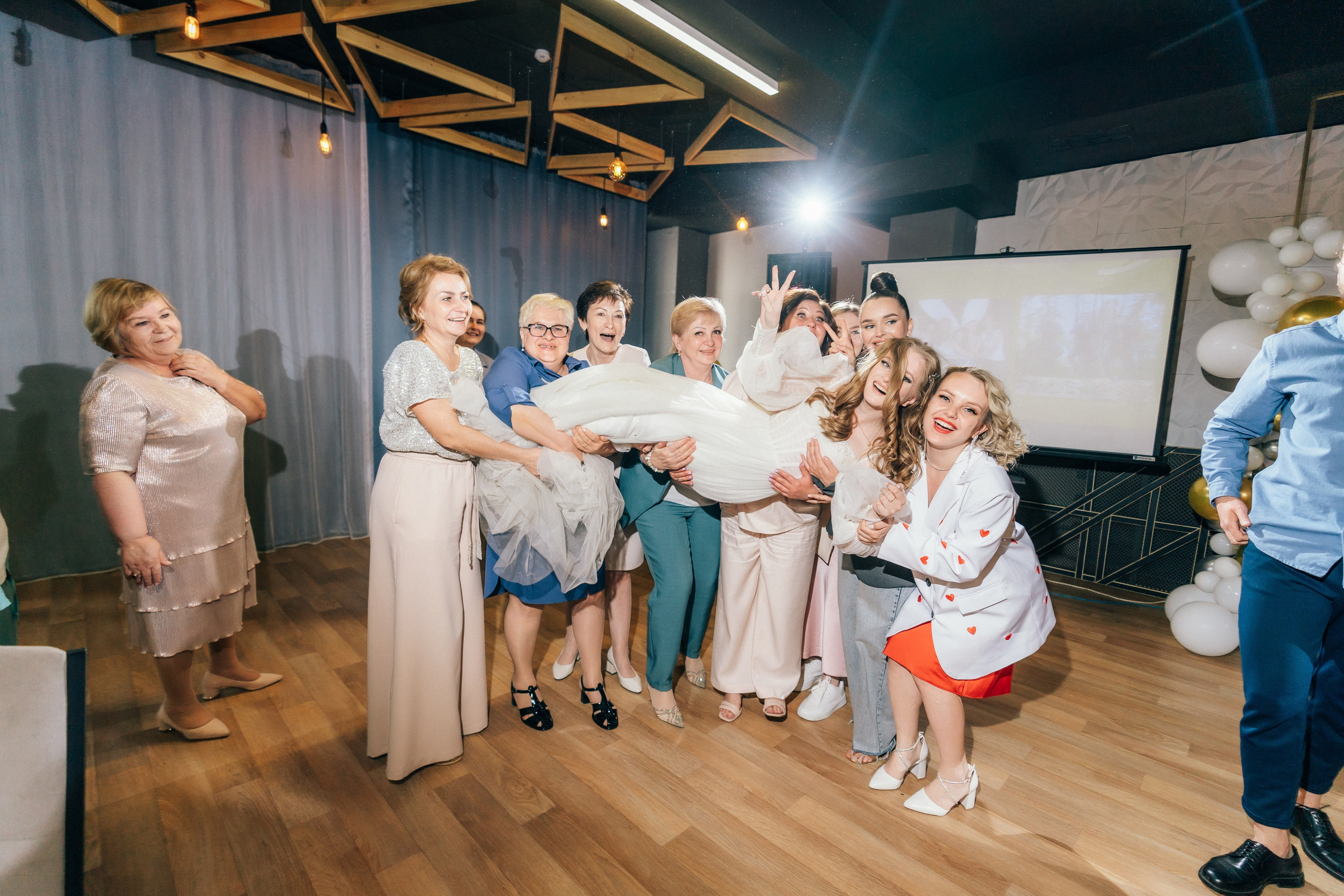 Красный кабриолет. Фотограф Ангарск Иркутск Ксения Король