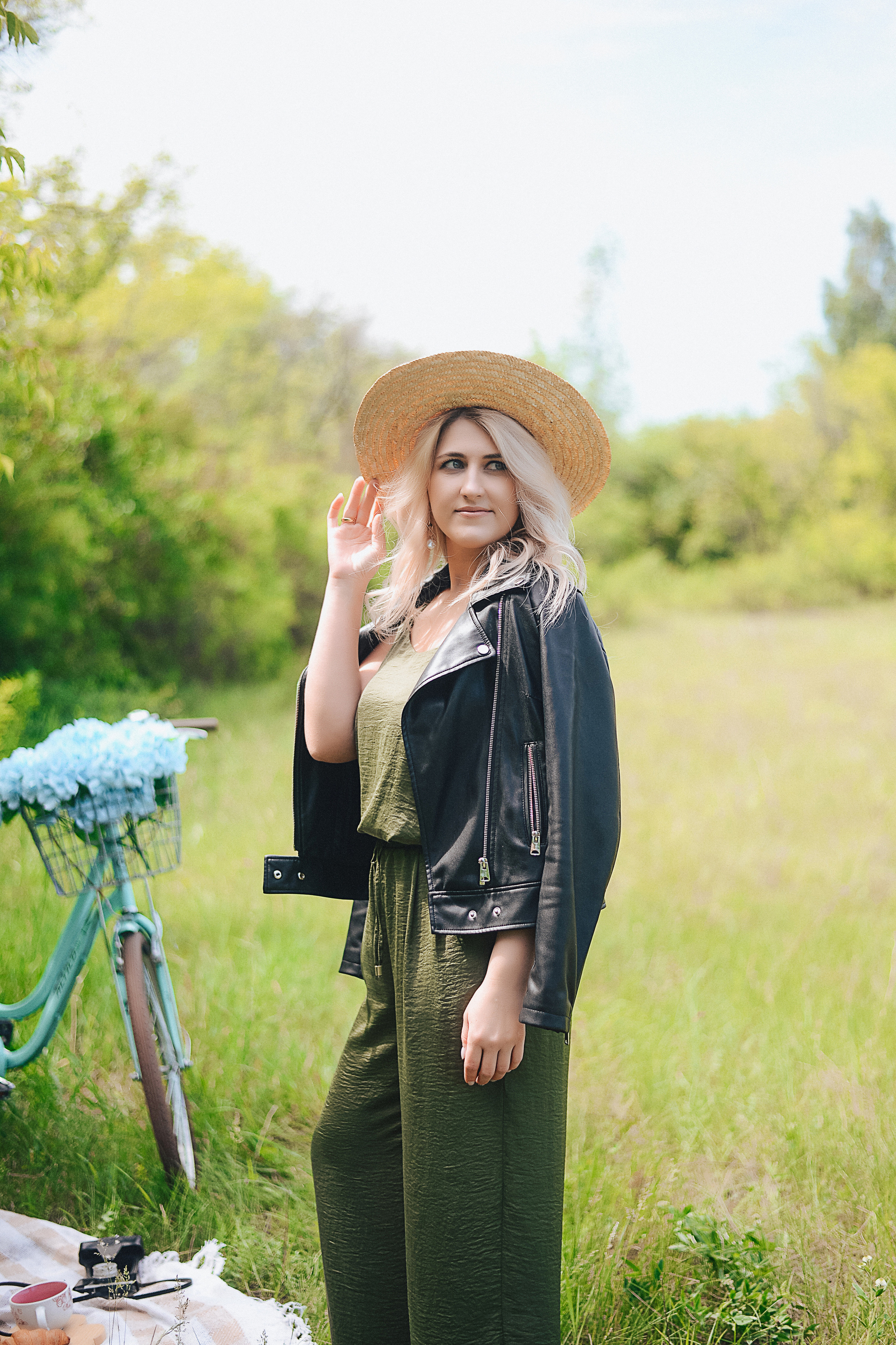 Пикник (с велосипедом). Thephoto-russia.ru