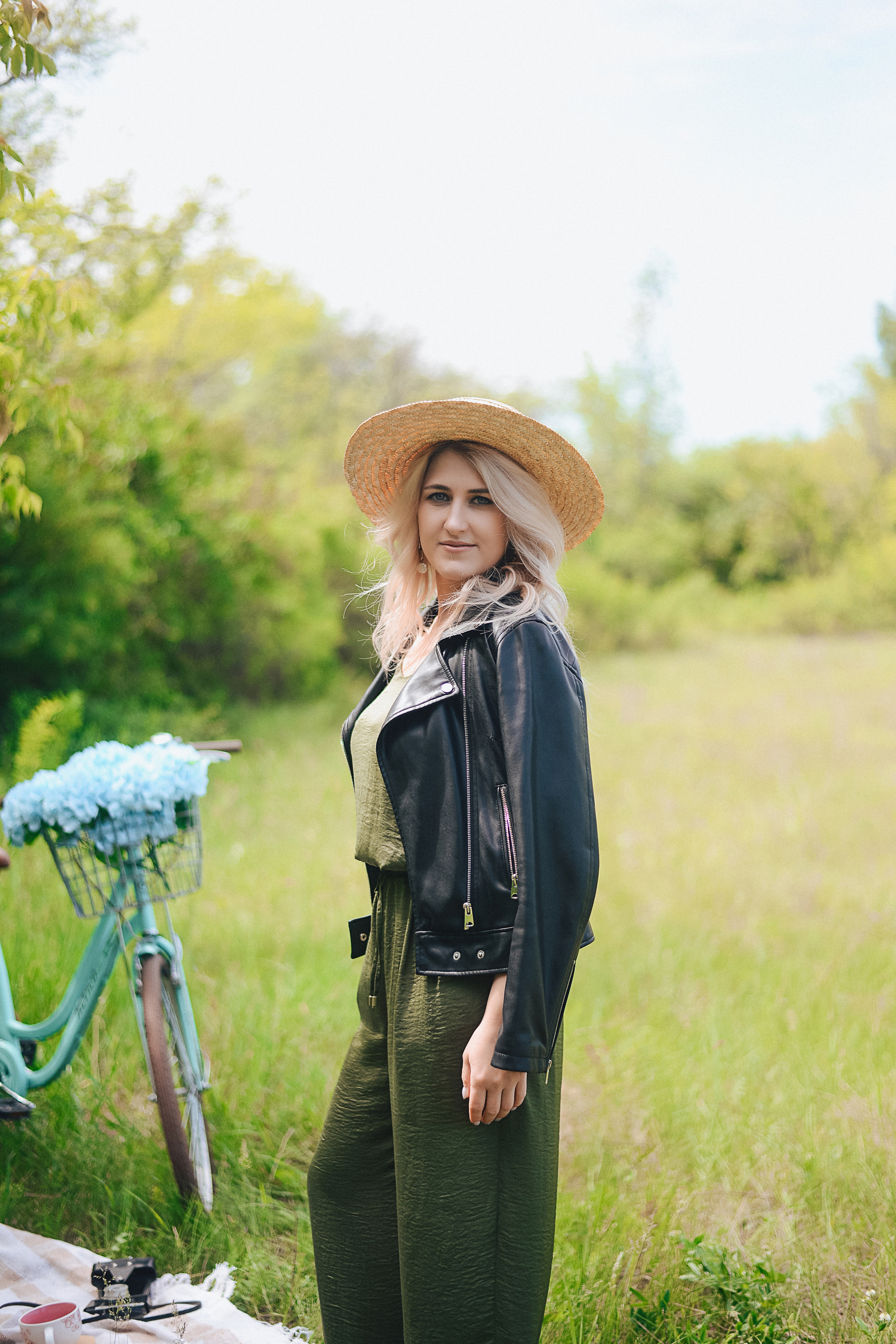 Пикник (с велосипедом). Thephoto-russia.ru