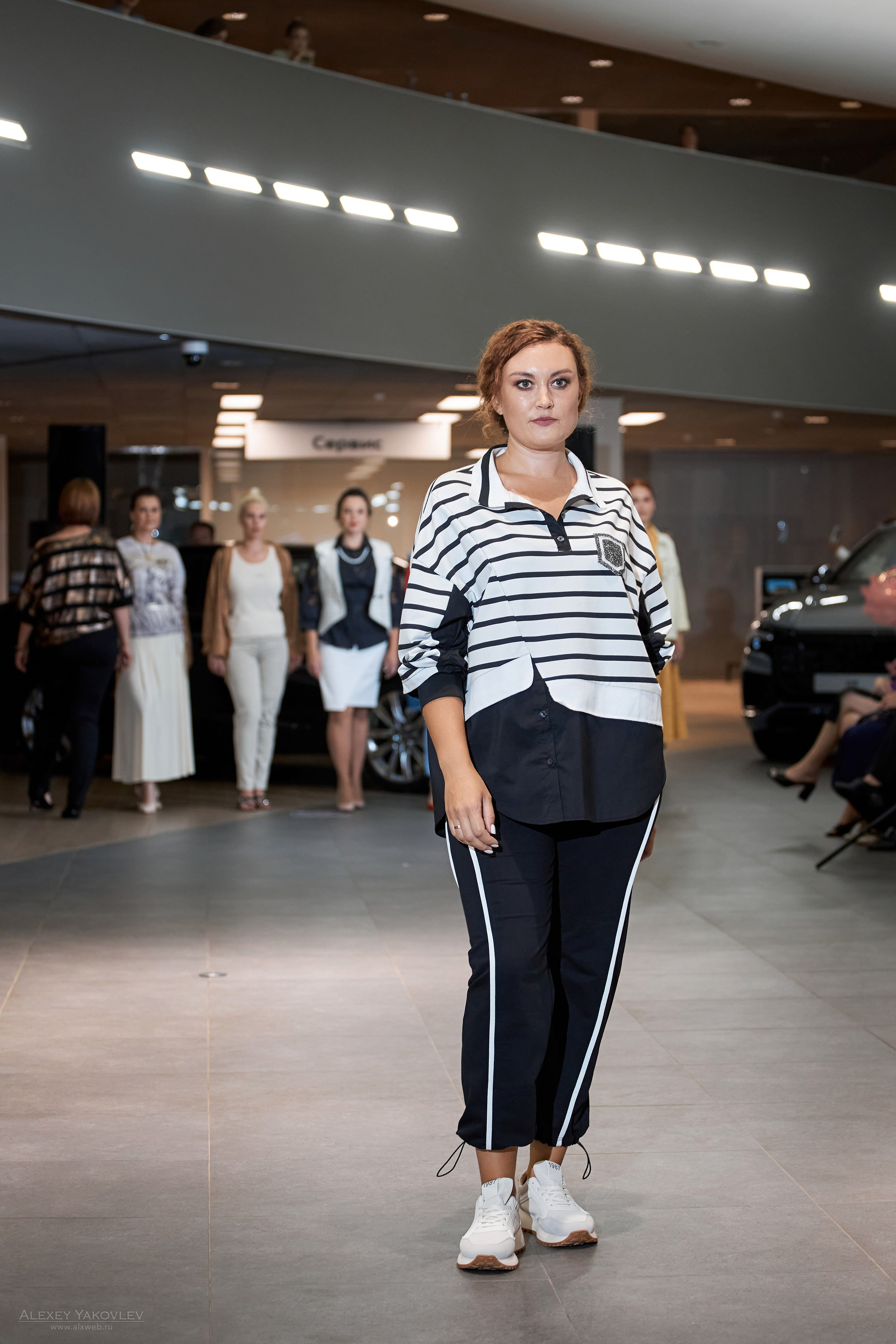 Модный показ PRE-FALL модельной школы Modeling+. Фотограф Алексей Яковлев