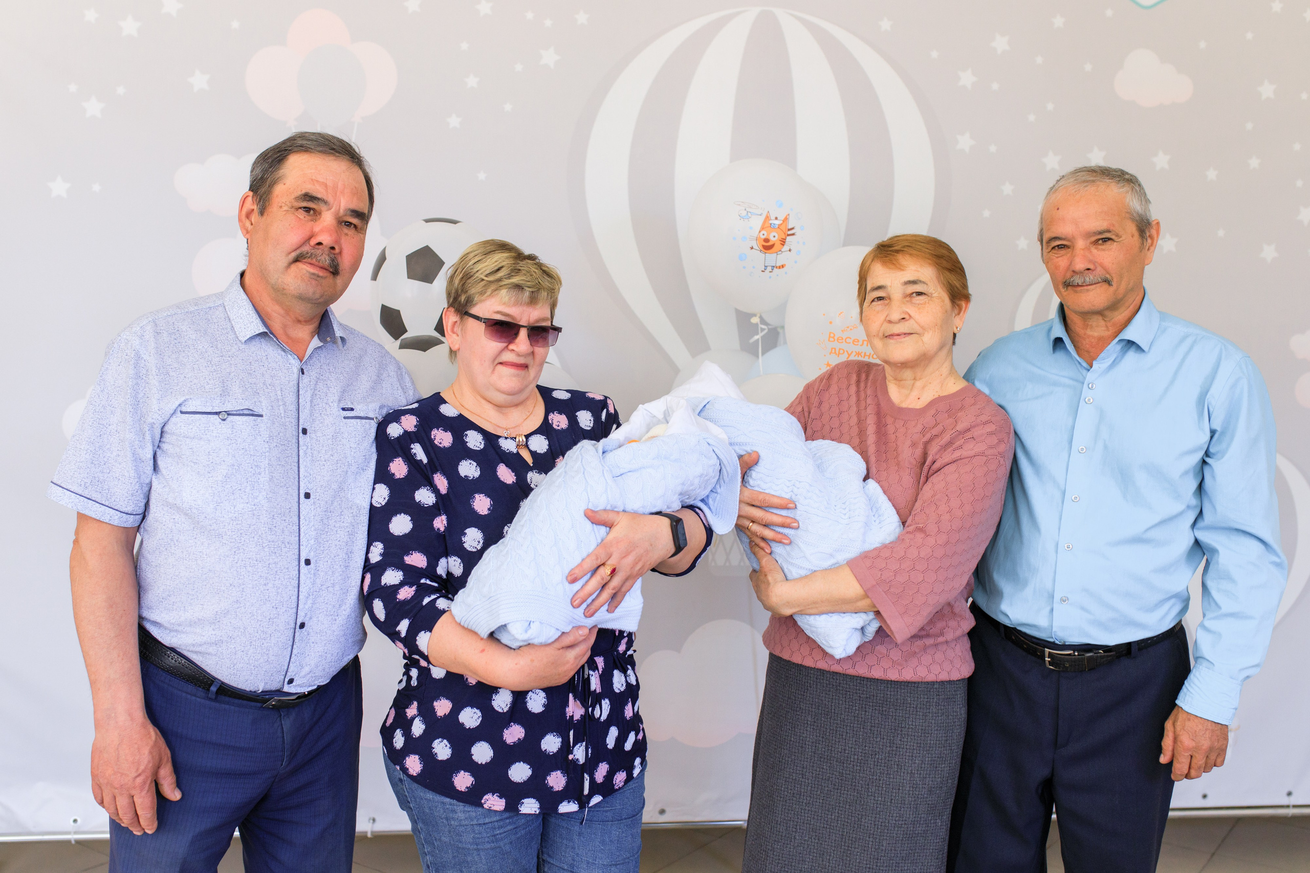 Съемка выписки из роддома. Фотограф в Уфе Ирина Идрисова