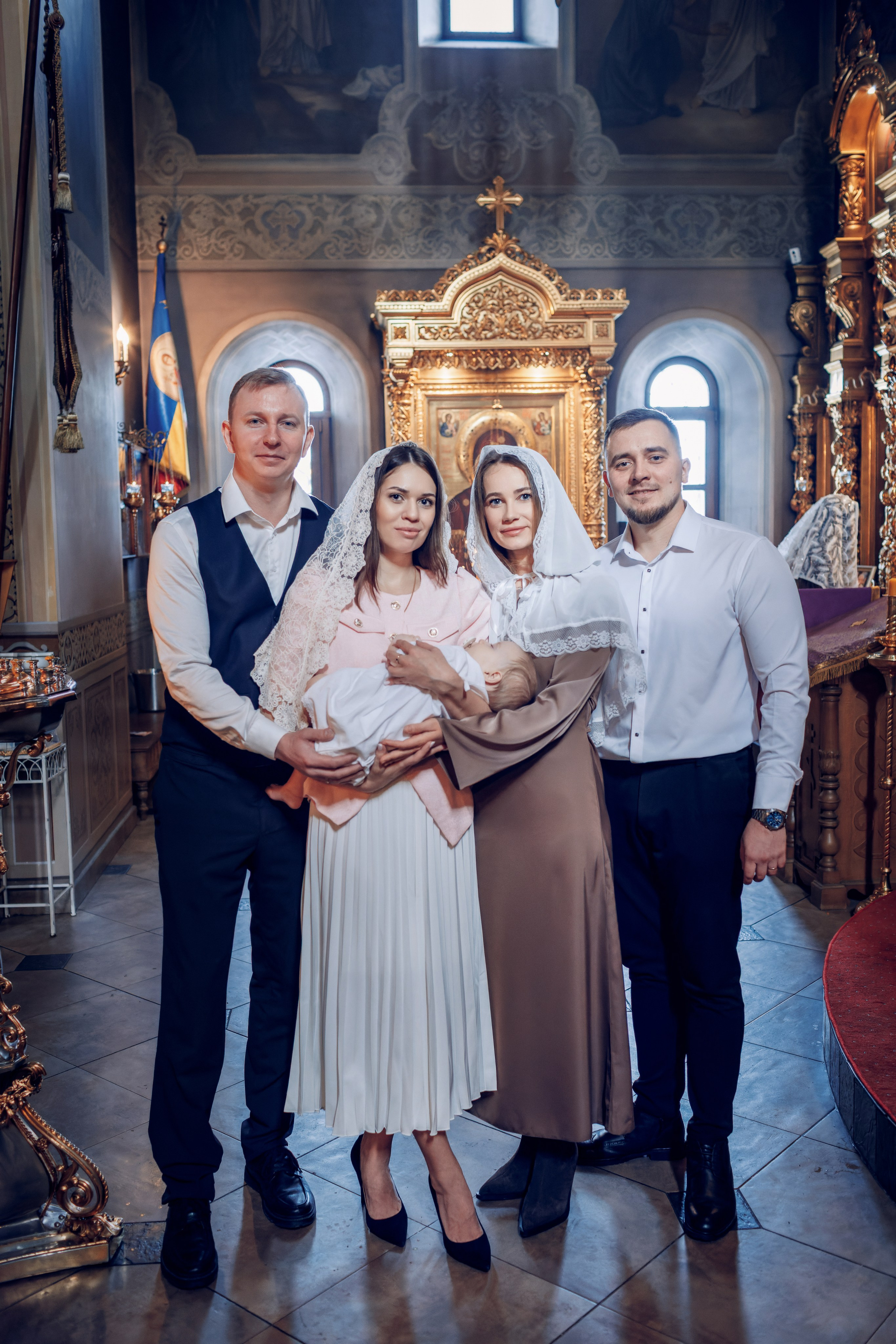 Крещение в Храме Святого Уара Мученика в Вешках. Профессиональный фотограф в Москве и Мо Мария Шантарёва