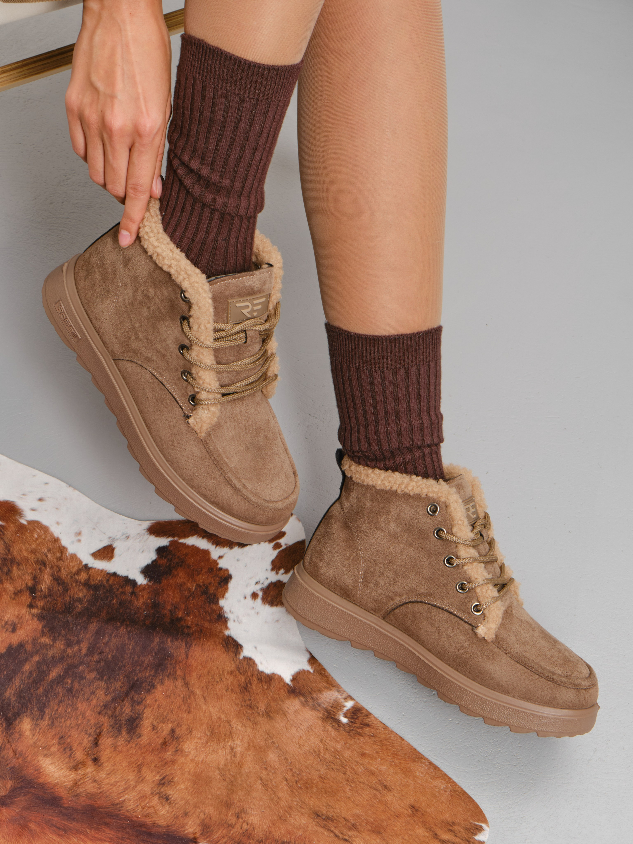 Женская обувь Интерьер. Фотостудия для Wildberries Ozon