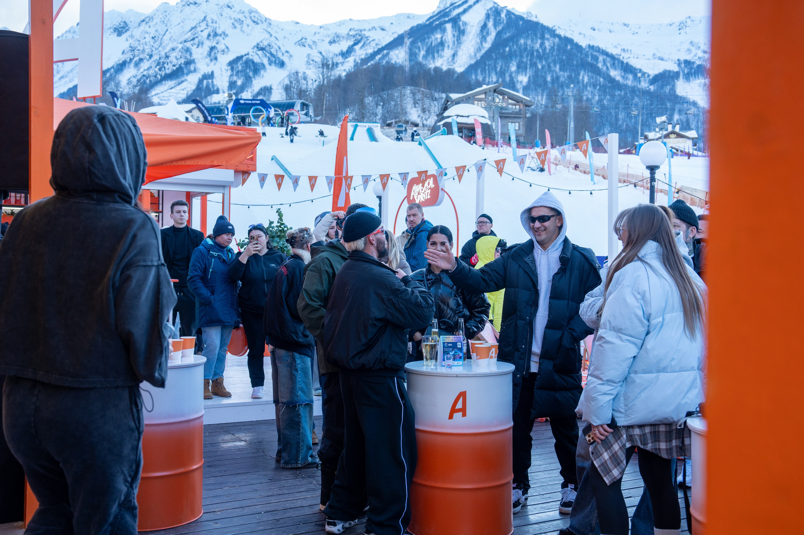 Фотоотчет партнерской интеграции Aperol Spritz на Роза Фест 2025. Репортажный фотограф в Красной Поляне и Сочи Павлюченко Екатерина