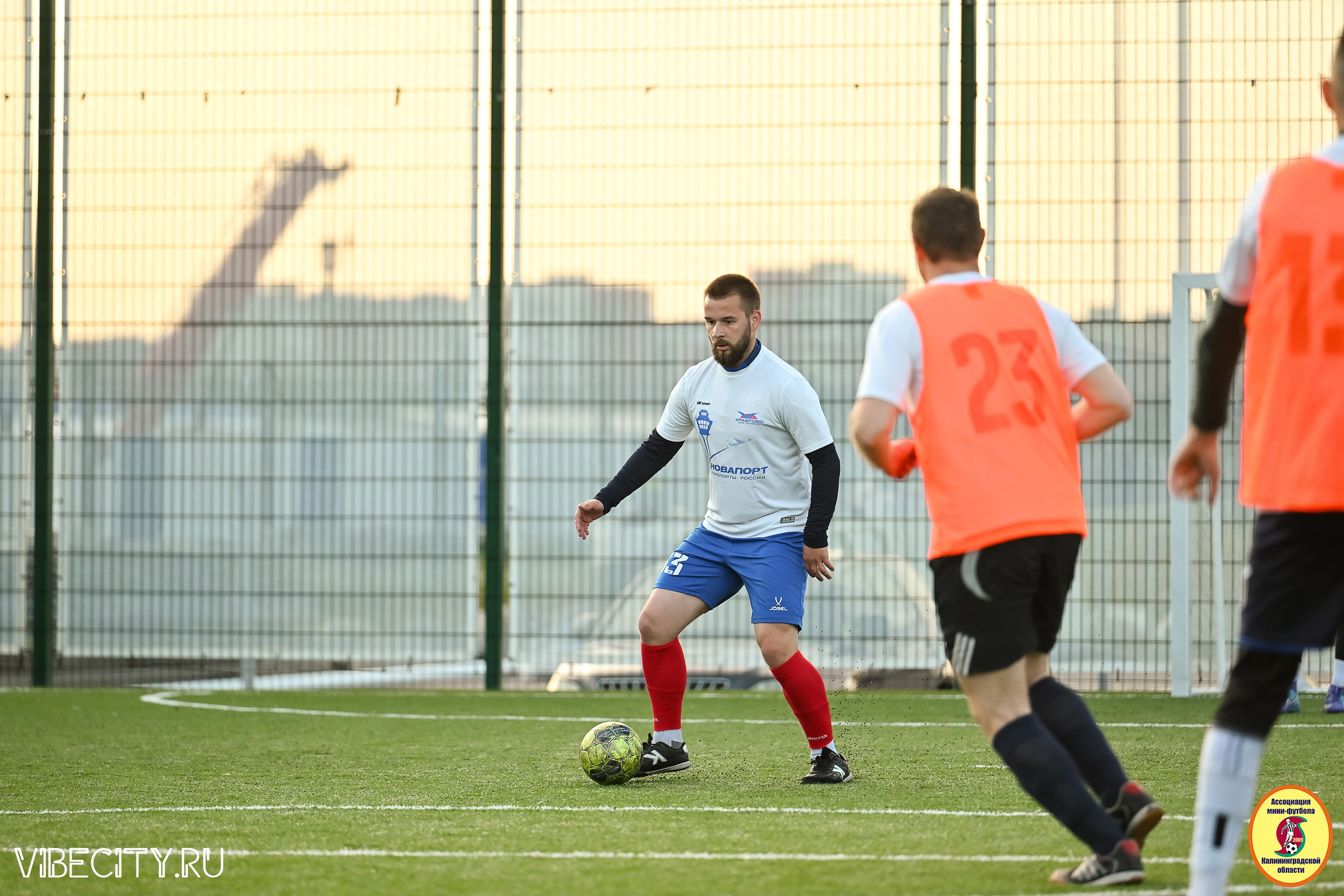 ИГРЫ МИНИ-ФУТБОЛЬНОЙ И КОРПОРАТИВНОЙ ЛИГИ. VIBECITY.RU Вайб Сити Ру Фоторепортажи Фотоотчеты Калининград