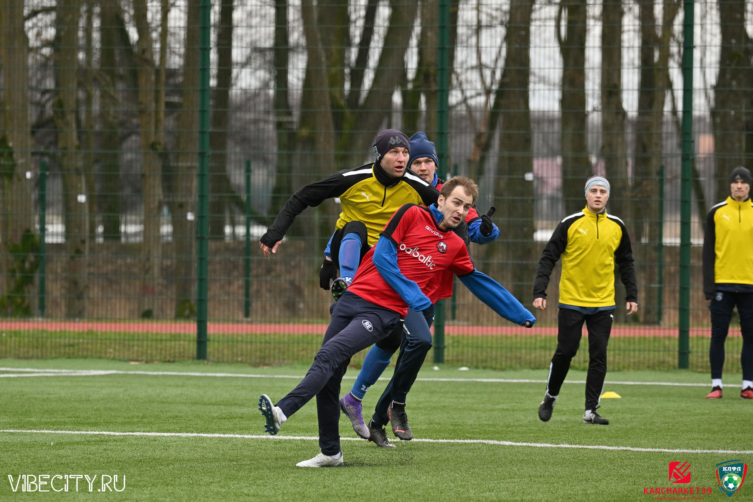 XX ЧЕМПИОНАТ КАЛИНИНГРАДСКОЙ ЛФЛ КАНЦМАРКЕТ39 сезона 2024–2025 гг. VIBECITY.RU Вайб Сити Ру Фоторепортажи Фотоотчеты Калининград
