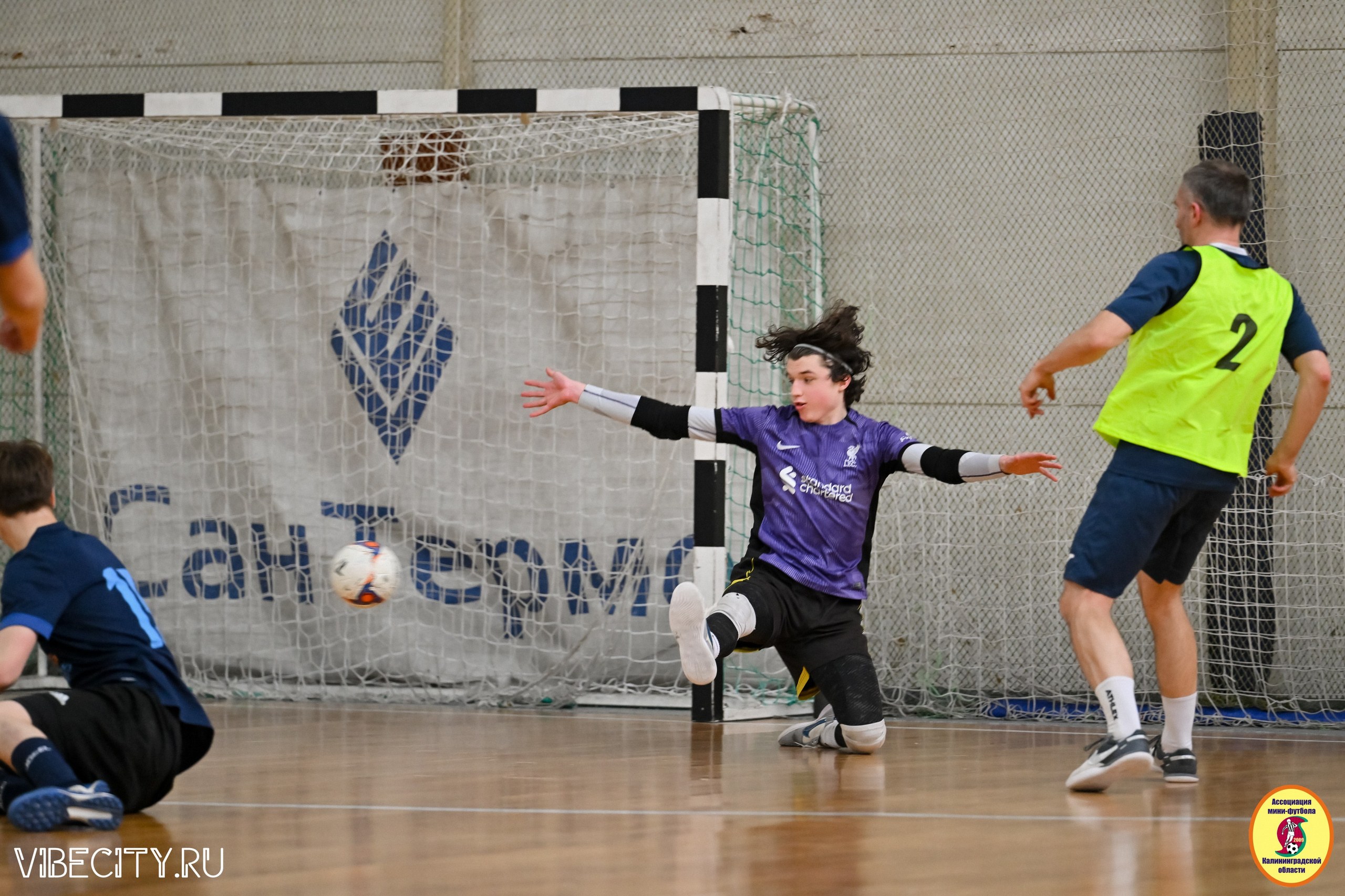 8 тур Корпоративной Бизнес-Лиги по футзалу. VIBECITY.RU Вайб Сити Ру Фоторепортажи Фотоотчеты Калининград